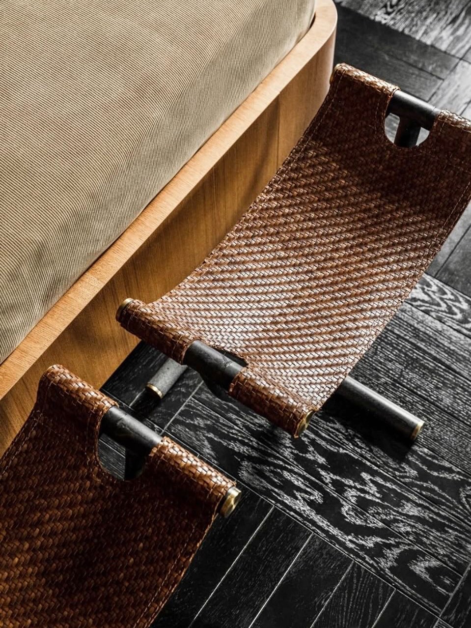 In the style of @studiomique — ✨✨
Fringes, leather, patterns, dark wood, white shells, Japanese design, more fringes, pleated borders, unique ways to add layers to the room, woven baskets, the human connection to items, warm tones and so much more but I think this pretty much is the foundation of my vibe 🤎
Photo 1-9: All found via Pinterest.
#interiordesign #homestyle #loveforcraft #interiordesignerslife interieurinspo