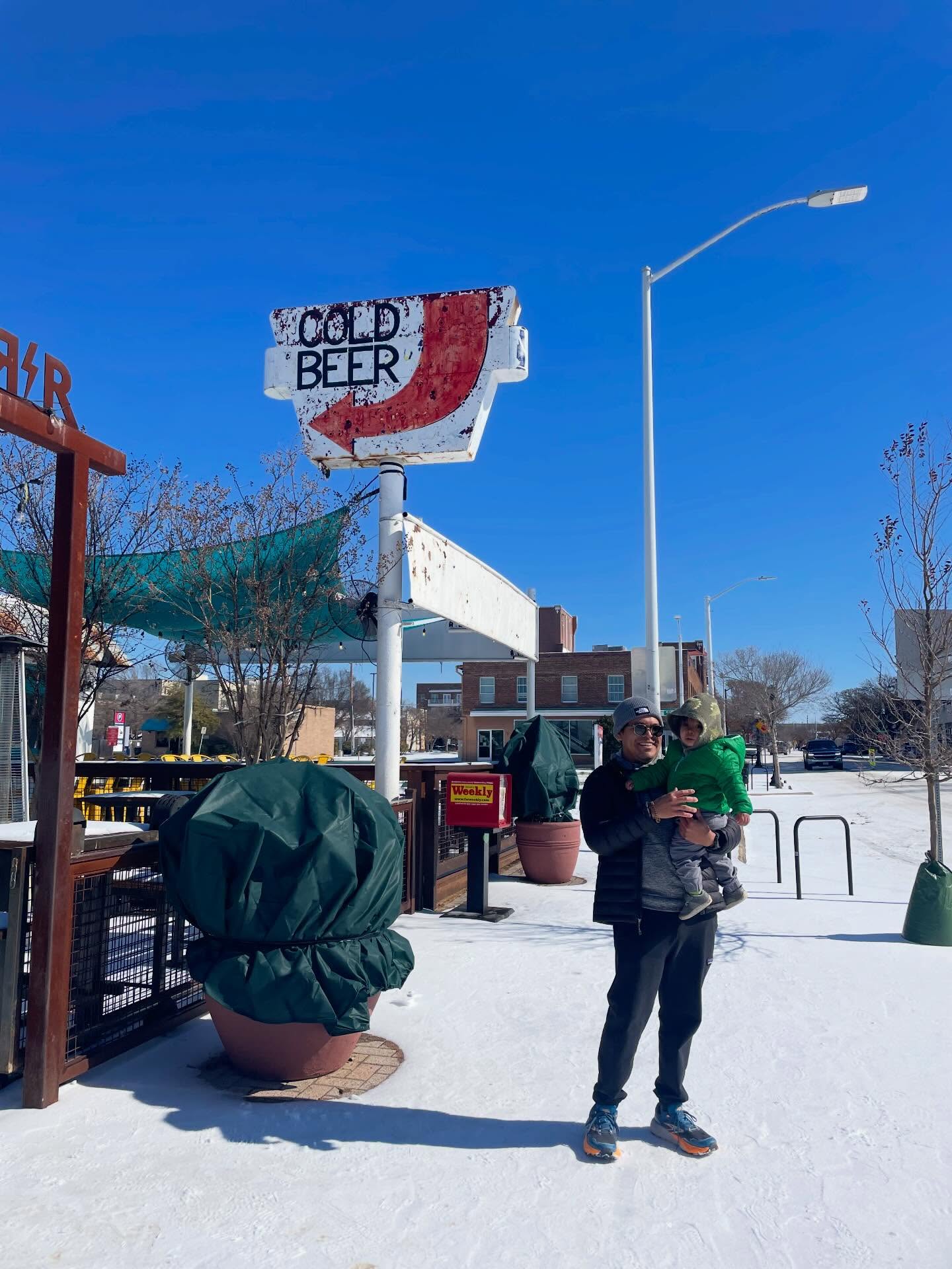 Cautiously made it out to support some small businesses that were open today, exercise a toddler, and get me a latte. ⛄️