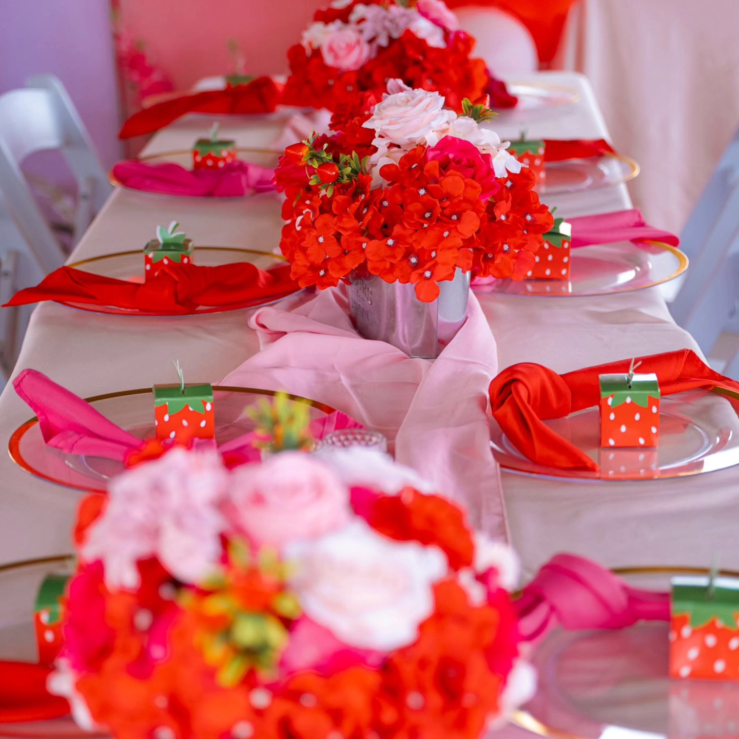 Every little detail was berry adorable! 🍓🍼
From the backdrop with balloons & custom silk florals to the charming table setups, this baby shower was as sweet as the bundle of joy on the way.
We love bringing playful themes to life for moments that matter 💕
📸 @treyvisionvideoandphotography
#BarbadosEventPlanner #BabyShowerInspo #BerryTheme #StyledByEventsByLeigh #eventsbyleigh