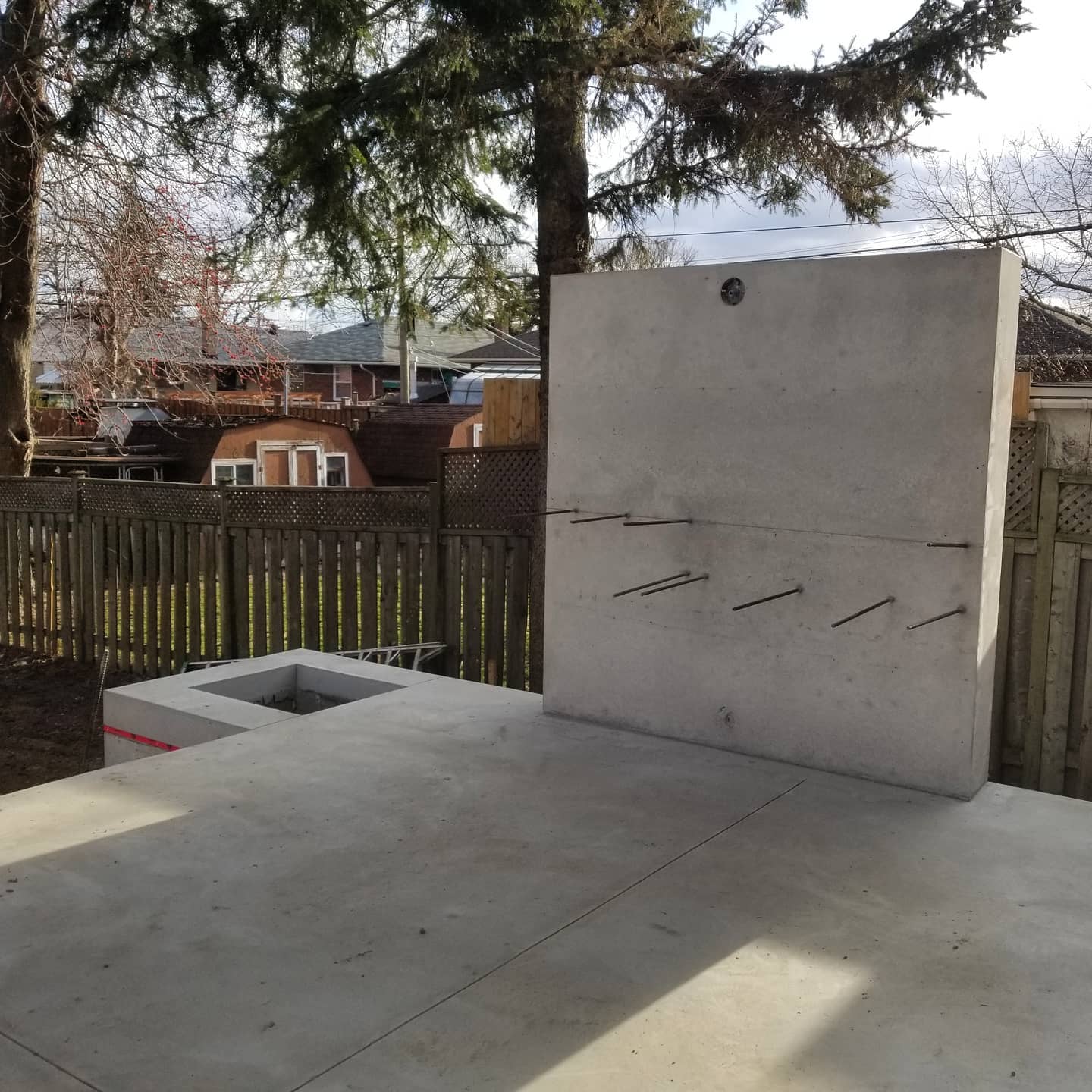 Our #TripleCantileveredBBQ is coming to life! Thanks @EliteConcreteCanada
#ProjectEliteYCL
