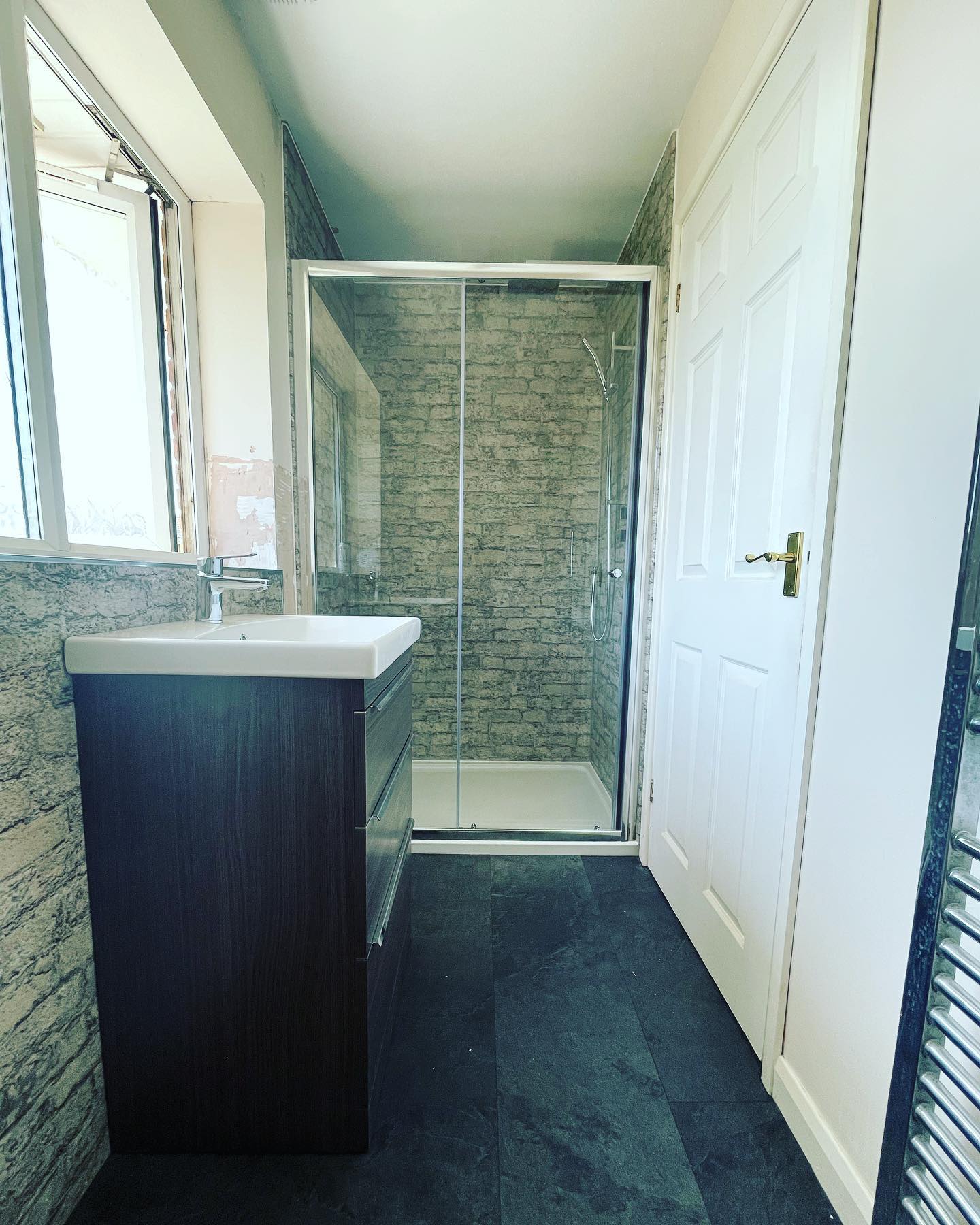 🚿
.
.
.
.
#bathroom #bathroomdesign #showerroom #shower #showerscreen #plumbinglife👷