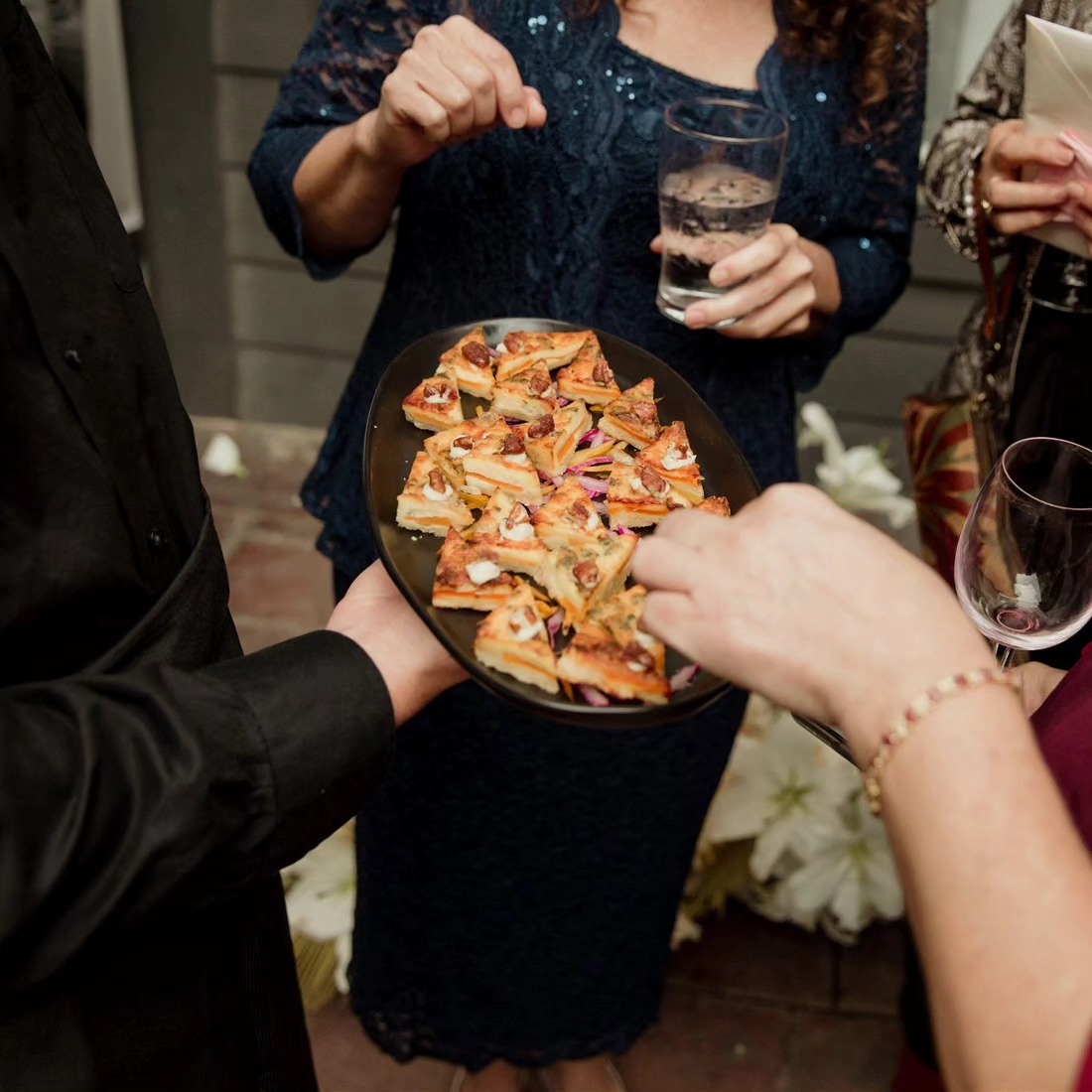 Pass the apps!
Planner @kelseytimberlake
Photographer @rtfaithphotography
Florist @britlynsimonefloral
Cake @dreamcakespdx
Rentals @partyplace @greatjones
Paper goods @lettersanddust
Linen @bbjlatavola
#everettwest #artemisfoods #pdx #foodie #thepearl #pdxparty #oregonwedding #partyinportland #portlandia #pdxevent #portlandvenue
‐‐----------‐----------------------------------------------------------------
Book an event at our venue. Great for any occasion: business, birthday, wedding, dance party, fundraisers and more! In house caterer @artemisfoods. Bring your imagination! For more information, link in bio.