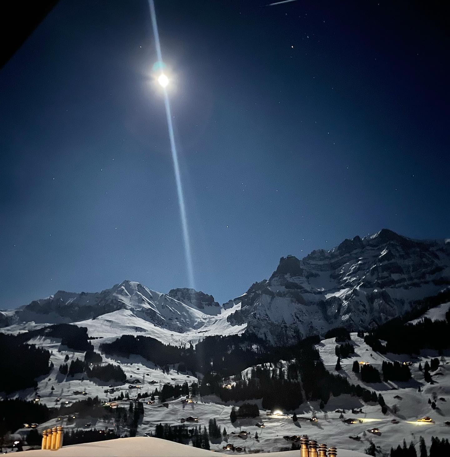 #mondschein #bern #ski #lohner #chaletalpenrose #oberland #adelboden #adelbodenlenkdänk #schweiz #fotografie #berge #niceview #moon #blausee #adelbodentourismus