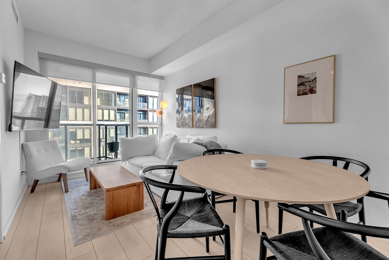 Liberty Village Living with Lake Views! ✨
Wake up to beautiful east-facing lake views in this bright 1+den, 2 bath condo featuring floor to ceiling windows, a perfect work from home den, and a sleek open concept layout.
Resort style amenities include a rooftop pool, gym, guest suites, bike storage & 24hr concierge 🏊♂️
Perfect for professionals, couples, or anyone wanting to live in the heart of Liberty Village!
DM to book your private showing!
📍 49 East Liberty St #2301
💲 $2,400 | 1+Den | 2 Bath
📅 Available March 1