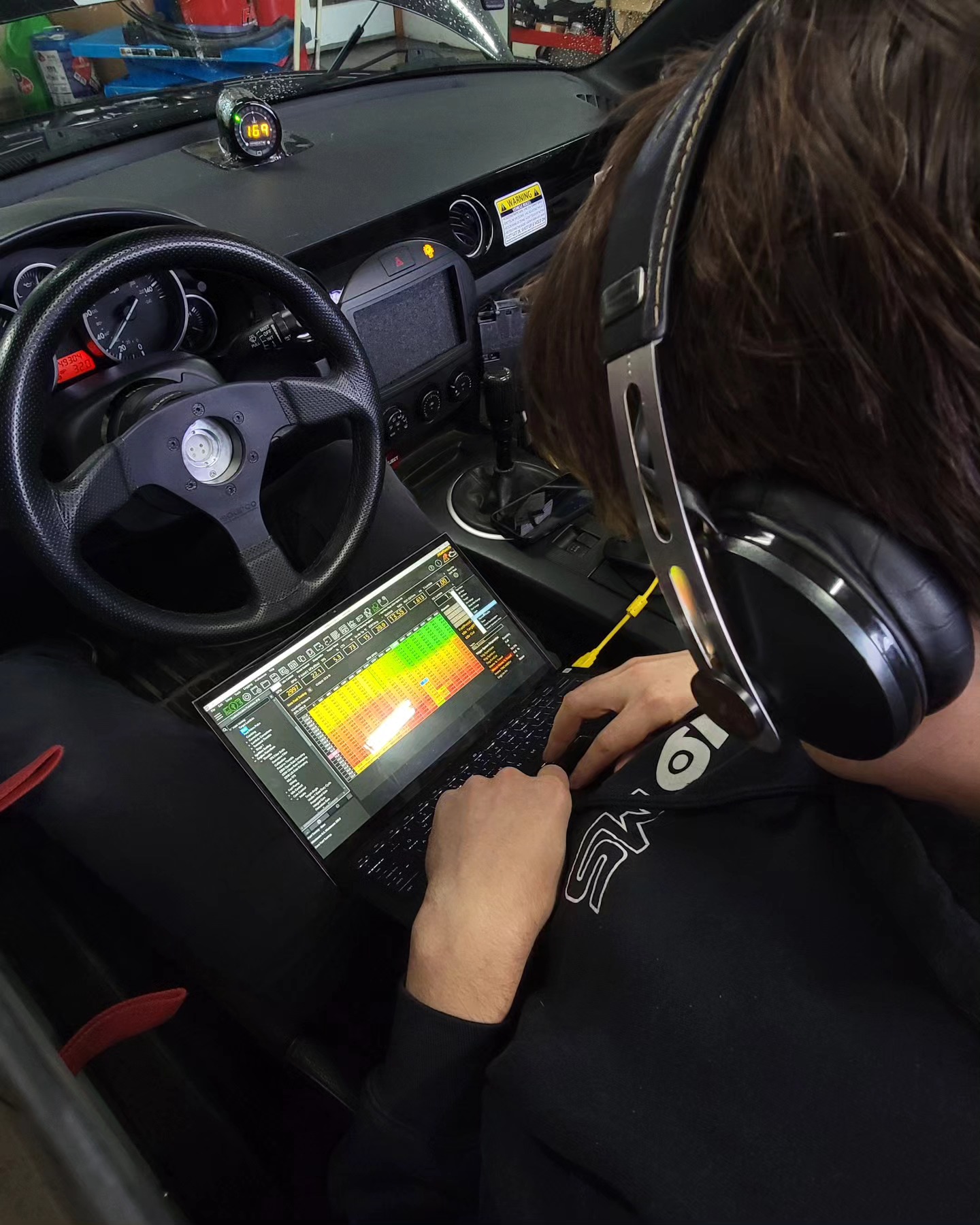 Best way to end the day? On the dyno.
Working on some magic and can't wait to share more information about this car with all of you!
______
#evolutionmotorsports #evoms #tuning #performance #dynotune #Mazda #turbomiata #miata