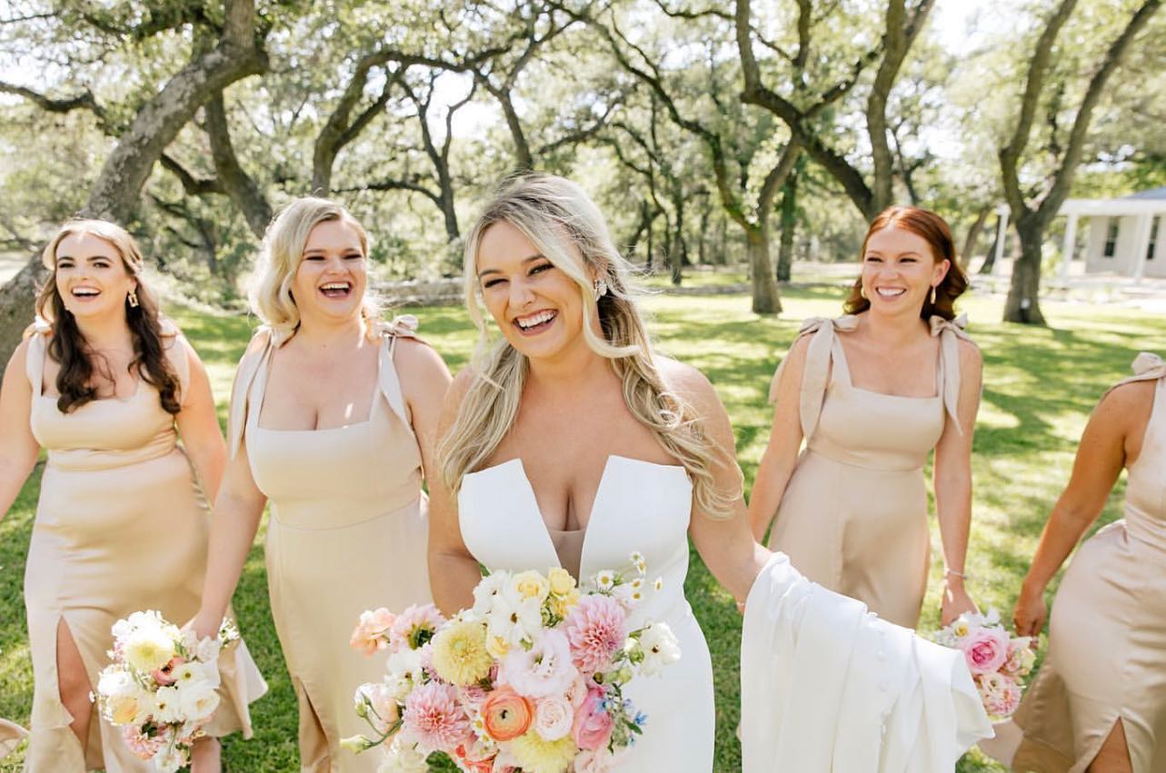 Girls just wanna have fun! That’s what we specialize in! Pour Vous Entertainment Group is booking up for next year. Schedule a free consultation today 🥳