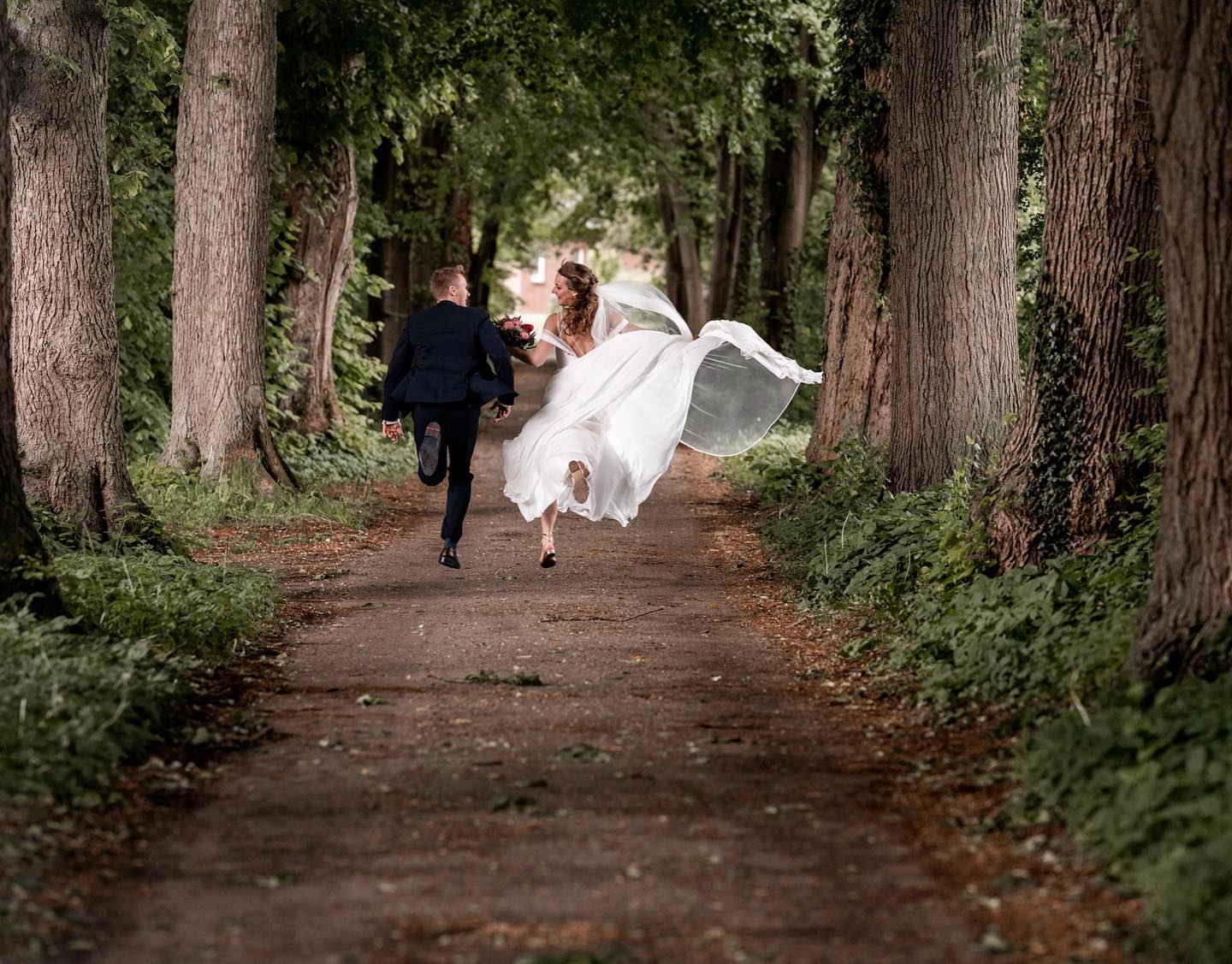 www.Lichtgestalt-schreer.de #Hochzeitsfotograf #wedding #hochzeitsfotografie #weddingphotographer #weddingphotography #Hochzeit #Hochzeitsportraits #hochzeitsshooting #hochzeitmelle #weddingdress #Osnabrück #Hochzeitstag #Reportage #hochzeitosnabrück #bestwedding #Braut ##loveandwildhearts #belovedstories #belovedweddingstories #heyheyhellomay #realwedding #elopementlove #weddingday