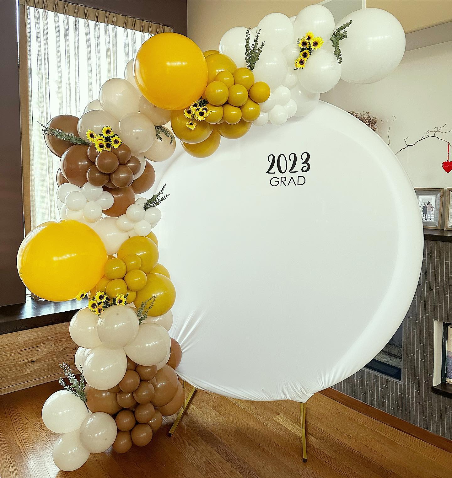 🌼🌻🌾
•
•
•
•
•
#gradparty #summerballoons #partyballoons #sunflowerballoons #sunflowertheme #fallparty #graduationseason #customballoons #balloondecor #balloongarland