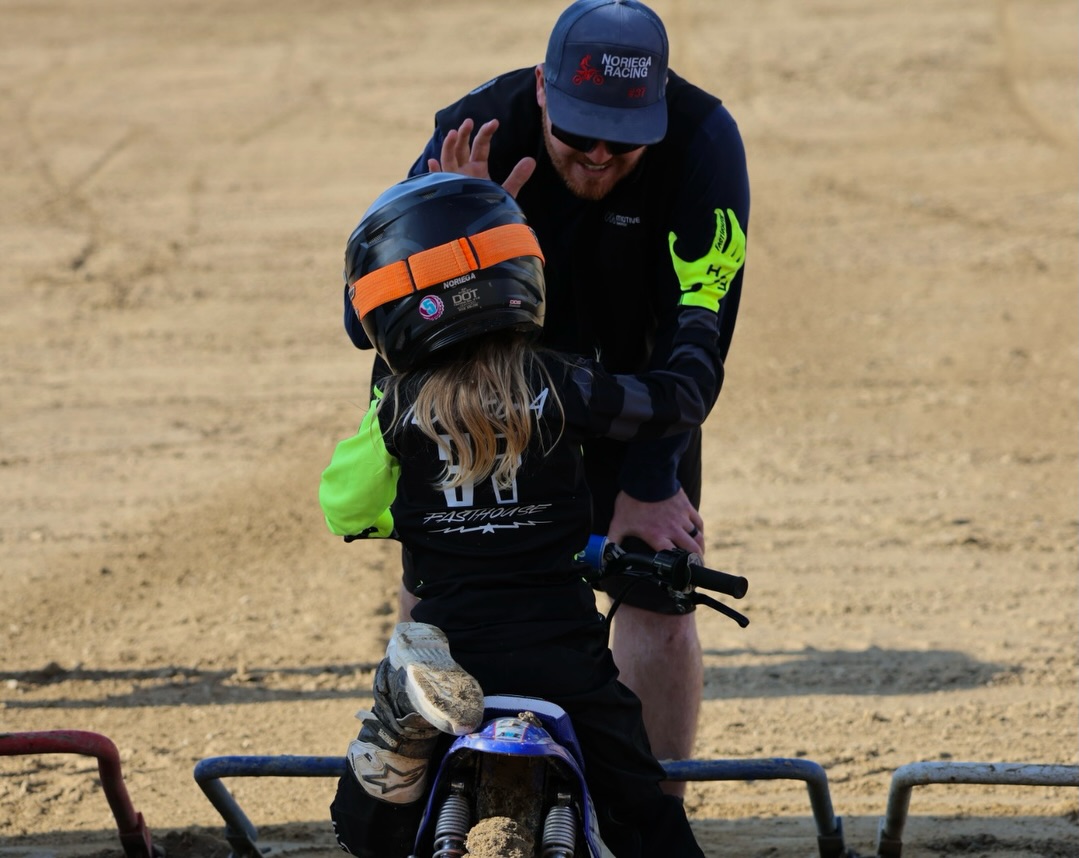 It’s the little things..
🫶🏻
@glenhelenraceway
#mx #moto #saturday #mxphotography #corbinwaynefoundation