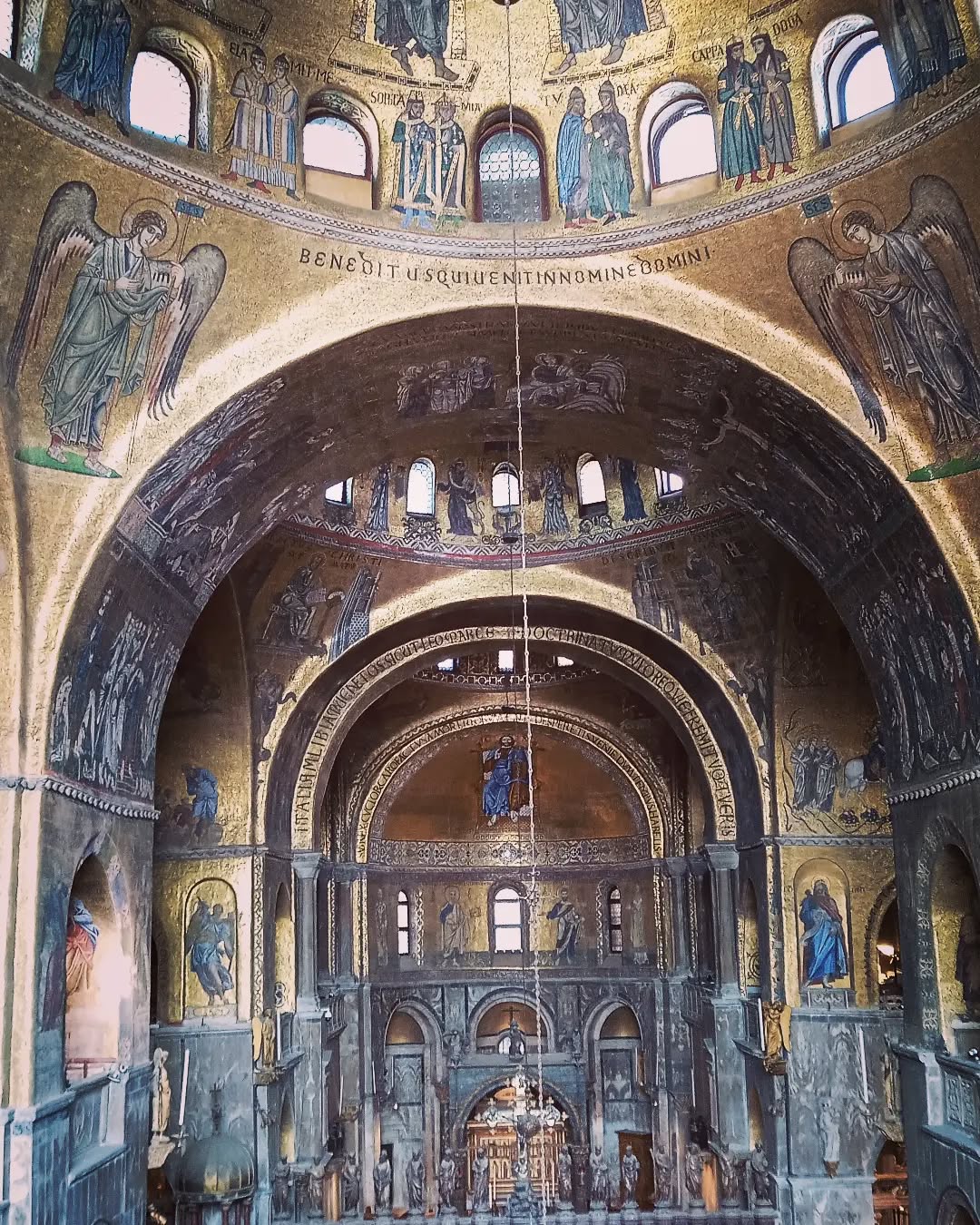 Gold, brilliant mosaics and light reflections: the magnificent Basilica never ceases to amaze. #TreVenice #Venice #mosaics #byzantine #saintmarksbasilica #Venetoregion #ilovemyjob