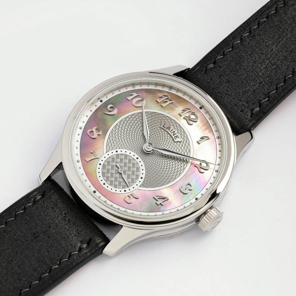 NEW! A first for Laine, the 'Silver-Grey' mother-of-pearl dial comes alive with shifting light, enhanced by 'Dew Orbs' that encircle it like tiny celestial beacons, bringing an almost heavenly elegance to the design.🦪🌄🪽
#custommade #bespoke #guilloche #torstilaine #watchfam #lainewatches #watch #microrotor