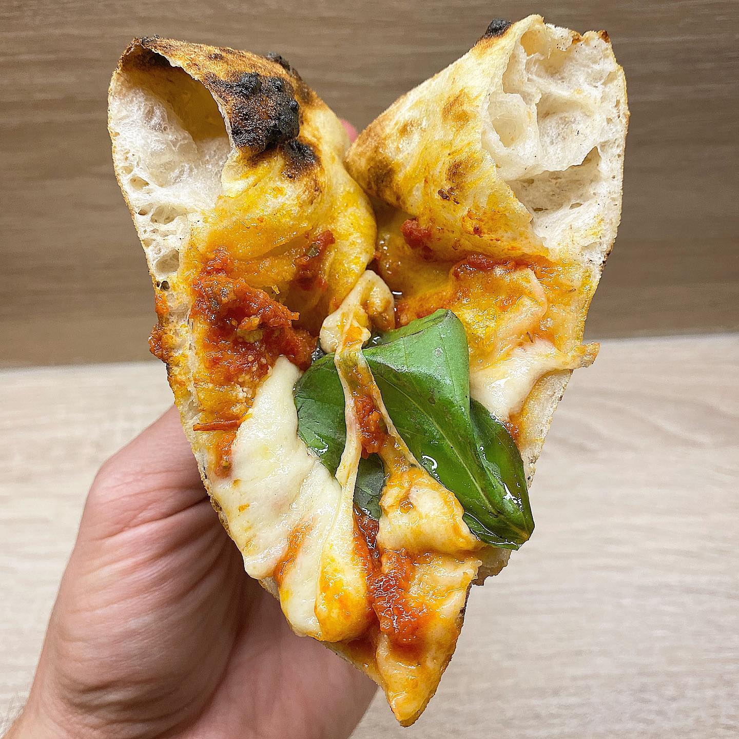Pizza is love ❤️
This slice is from my last workshop, where a group of #pizza lovers wanted a Neapolitan style pizza with preferment workshop 😍 After 1h demonstration we had a pizza tasting session with a glass of @consorzioprimitivodimanduria 🍷
For any customized workshop, just contact me 🍕
#enjoyfluffiness
#cookingclass #recipe #recette #atelierdecuisine #neapolitanpizza #italyfoodporn #pizzalovers #pizzahut #dough #sourdough