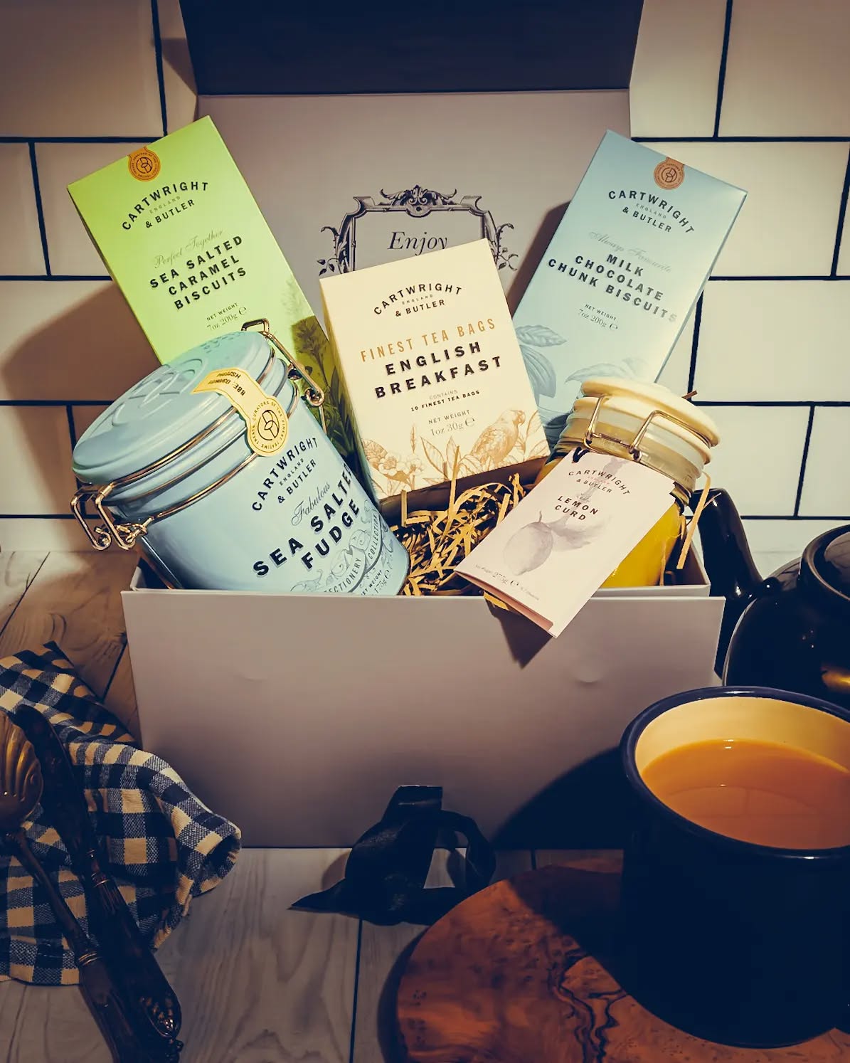 Oooh, tasty hamper from Lightning Sharks. Thank you! Why do these things always come just as you go on a diet! 😅
.
.
.
.
#hamper #christmashampers #tastyfood #christmascheer #gifting #productphotography #marketing #marketingdoneright #saythankyou #foodphotography #clientgifts #lightningsharks