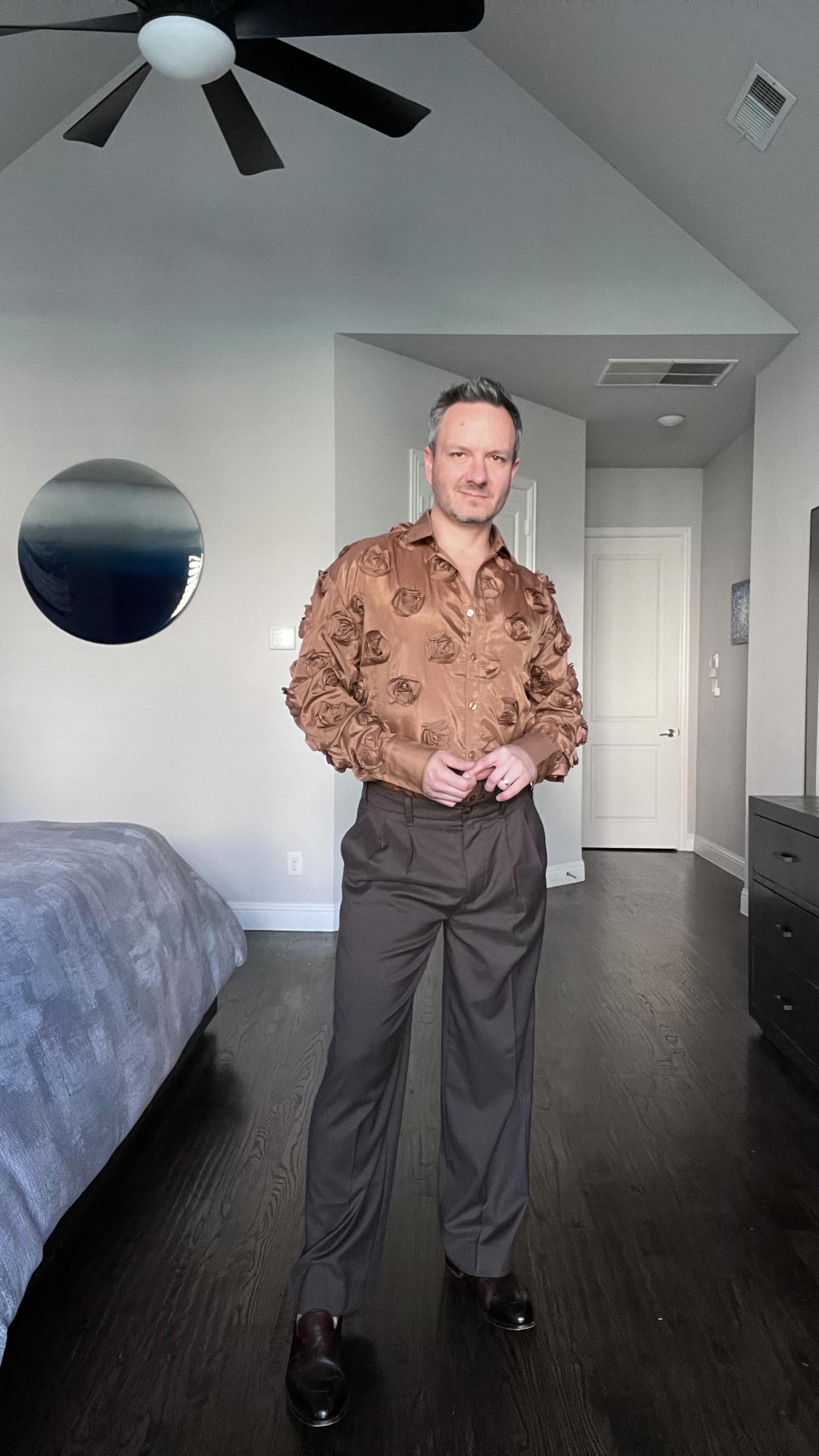 Summer wardrobe incoming with @orttu_official.
Which look would you wear?
Look 1: Romeo shirt in brown
Look 2: New York vest in black
Look 3: Bali swim briefs in white
#menswear #outfitinspo #mensstyle #orttu