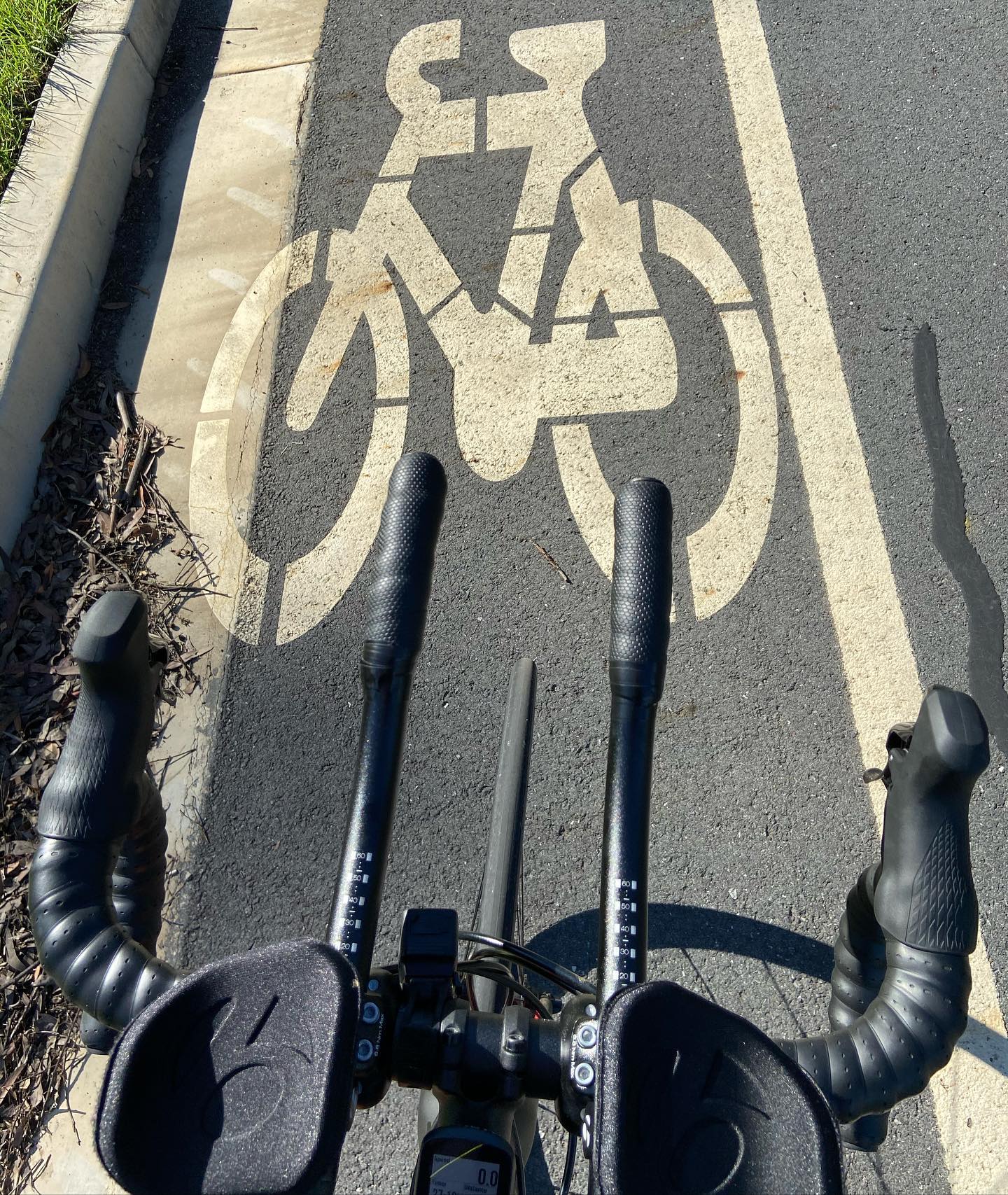 In our enthusiasm to keep everyone active at this time, we are just going to drop some regular, not so subtle hints on how to keep moving with social distancing in mind. #getonyourbike #activelife #keepmoving #moveitorloseit #iwanttoridemybicycle #justputyourshoeson
