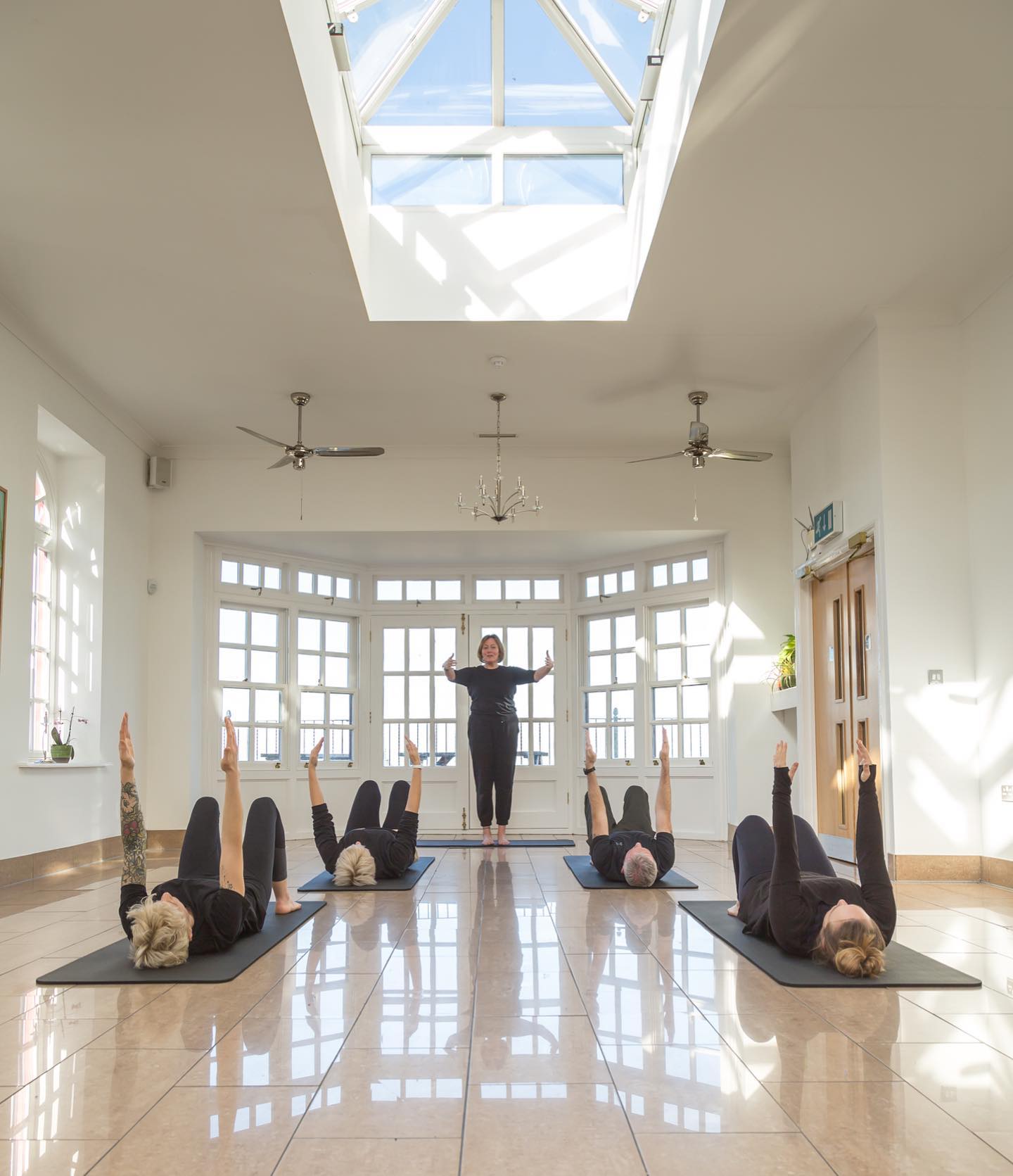 Saturday morning beginner classes are warming up.
Nab your spot for this Saturday with @lauradredger thru the link in our bio.
🙌🏼🙌🏼🙌🏼