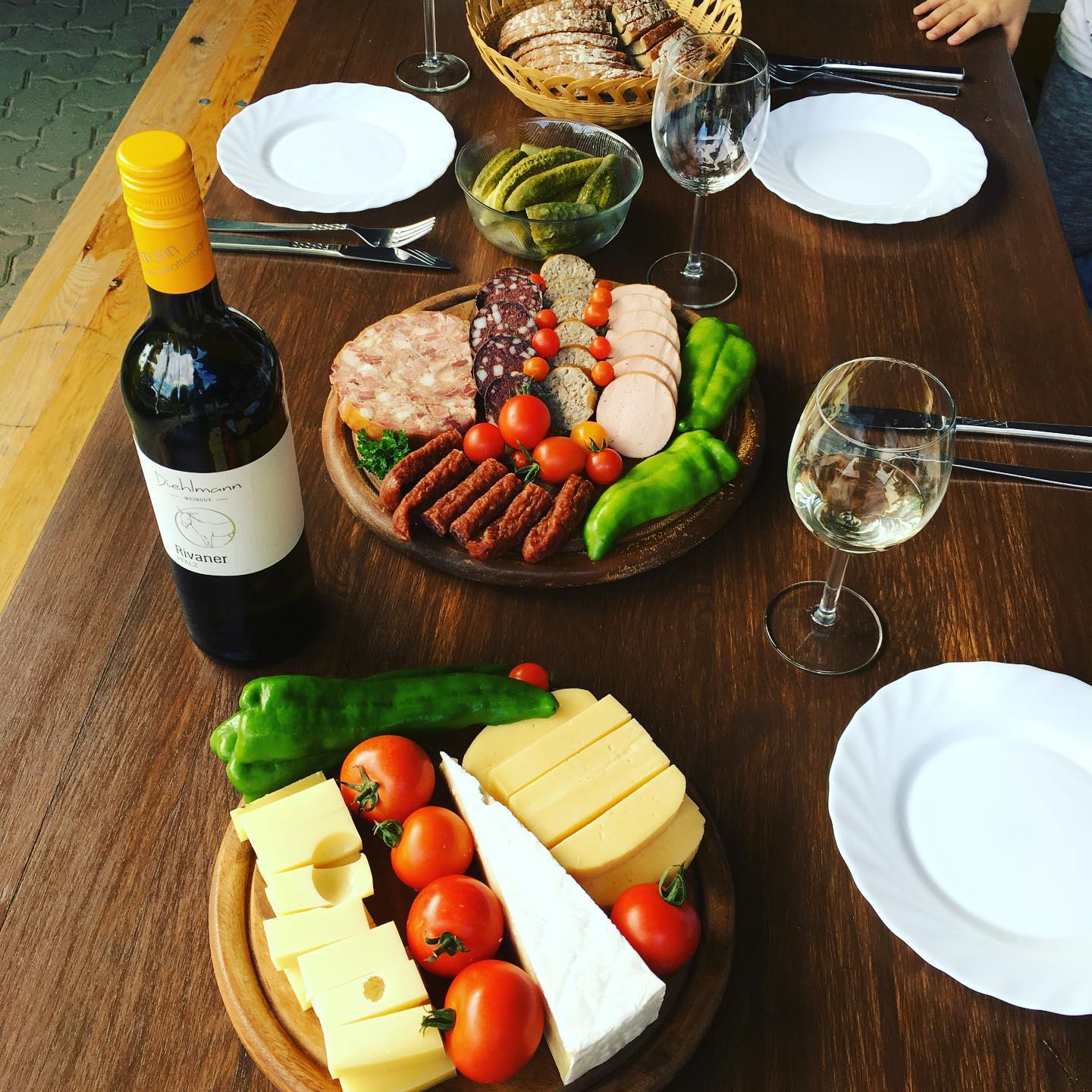 Weinprobe mit Pfälzer Fingerfood #süw #Pfalz #genießen #ausdemgarten #weingenuss #ilovewine #lovewine #ilikeit #somachtweinspass
