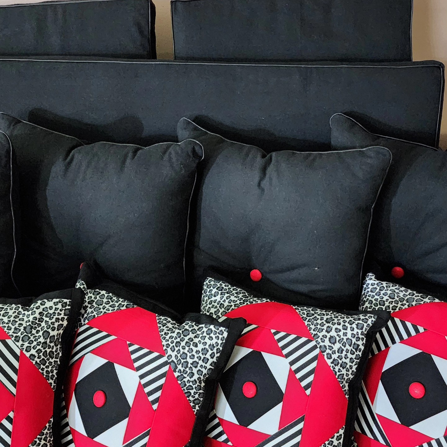 Project finished. New outdoor cushions for my neighbour.