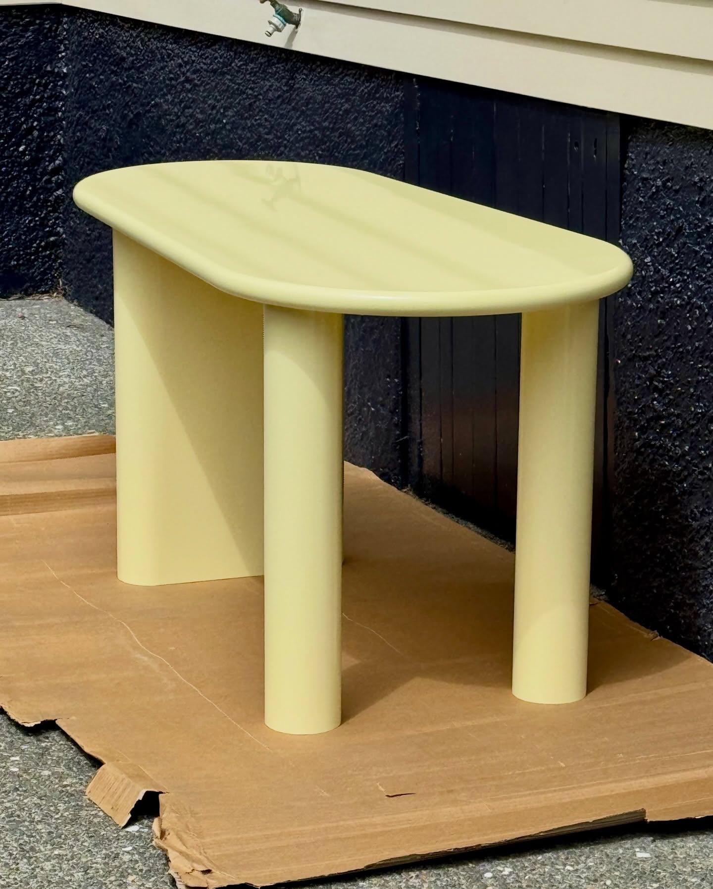 Custom desk from the end of last year in what’s quickly becoming everyone’s favourite colour - a glossy butter yellow. 💛