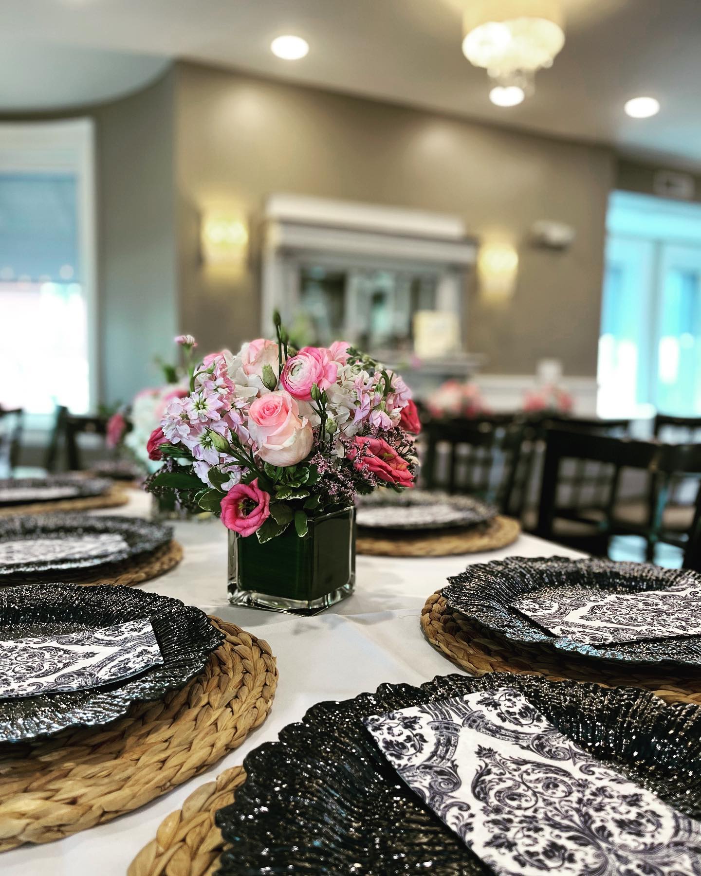 Congratulations Giavanna and best of luck in College! Thank you for choosing the Leeland Room to celebrate your special day!
#eventspace #montgomerycounty #conshohocken #conshy #parties #mansionparty