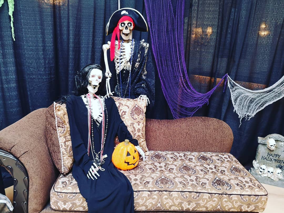 Waiting for new clients like..... #halloween #friday #costume #weekend #funny #lol #hamilton #justkidding