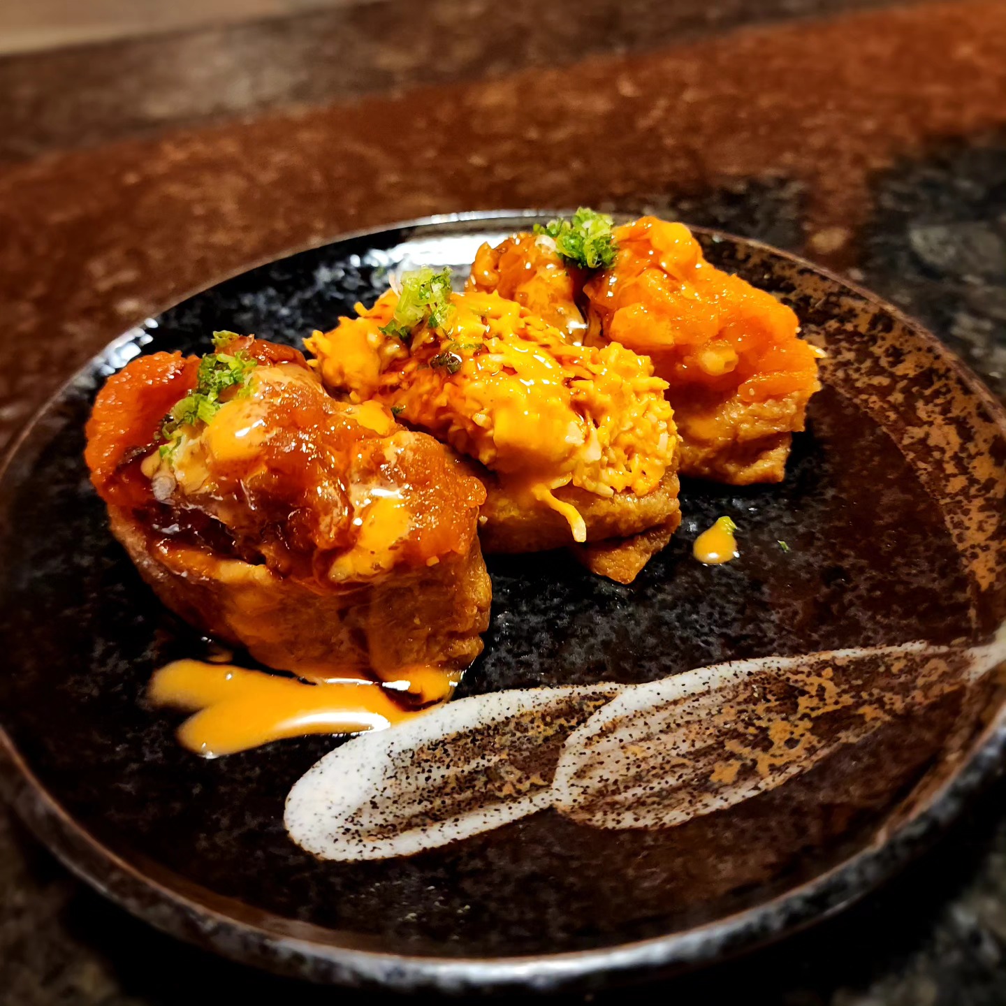 New addition to our menu!
"hot" POCKETS: Inari stuffed with sushi rice, spicy tuna, spicy albacore and spicy salmon with a drizzle of house sauce
#octopusjapanese #menlopark #sake #sushi #sashimi #nigiri #roll