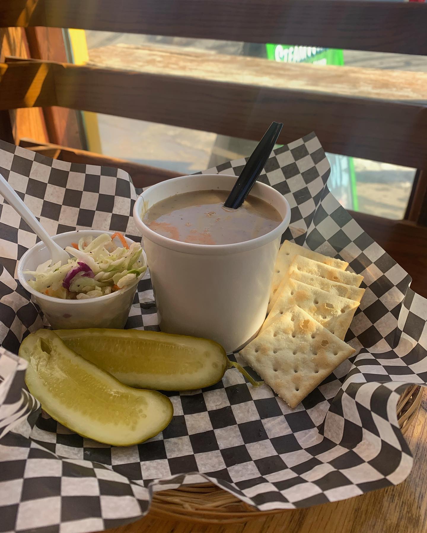 Nothing says Saint Patrick’s Day like some sunshine and Guinness Cheddar soup! 🤤
Get it before it’s gone! ☘️
#luckoftheirish #myhresdeli #meattopleaseyou #guinness #saintpatricksday #calgarylunch