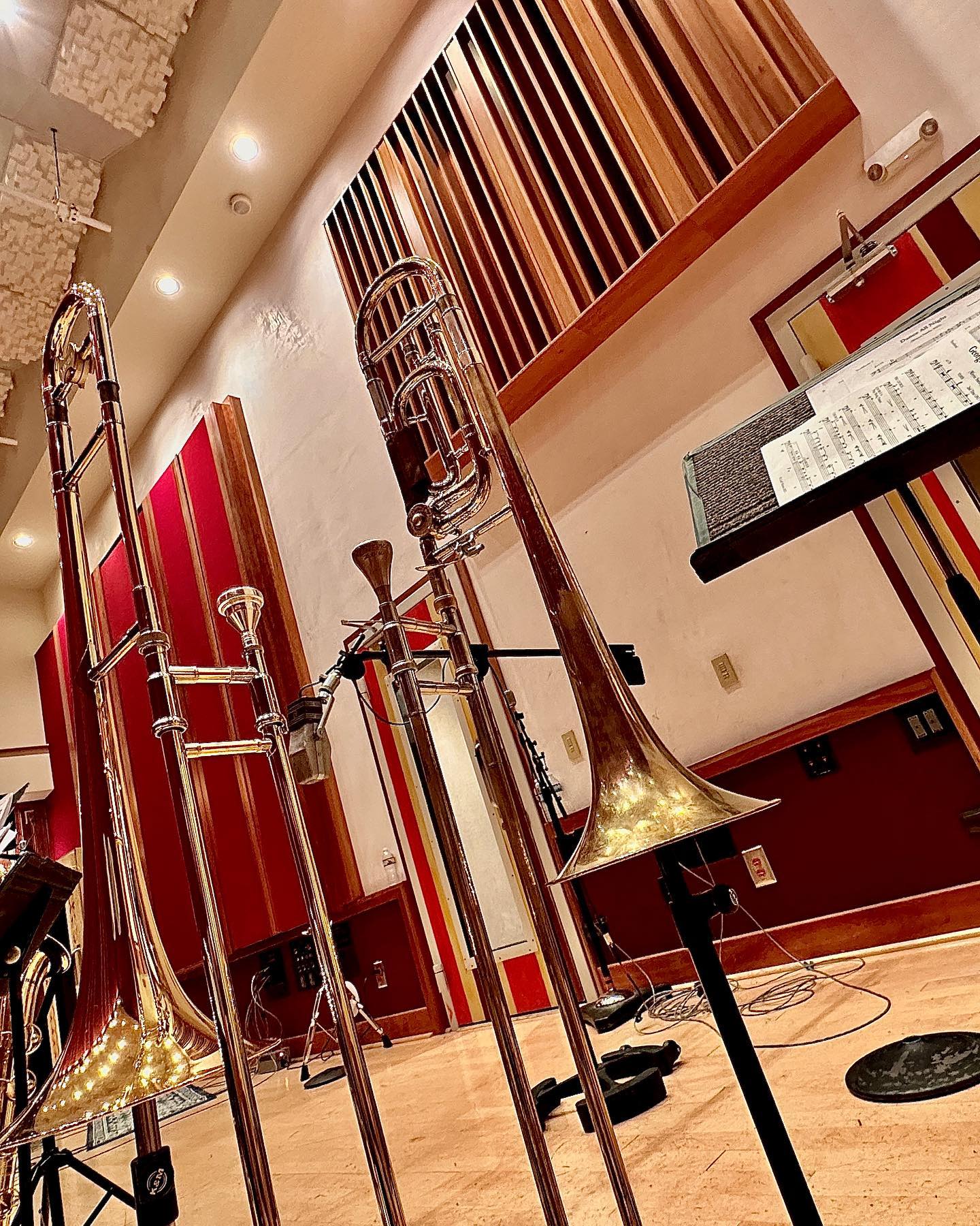 A lovely way to spend the evening, putting #horns on @wynstarks #newmusic and working alongside @jquallo and @the_real_leif_shires over in @theblackbirdstudio with @builtbytitan at the helm.
Do what you love with people you love and it never feels like work!
#hornmakehits #trumpet #trombone #saxophone #barisax #hornsection #newmusic #nashville #studiomusician #rnb #soul #pop #newsounds