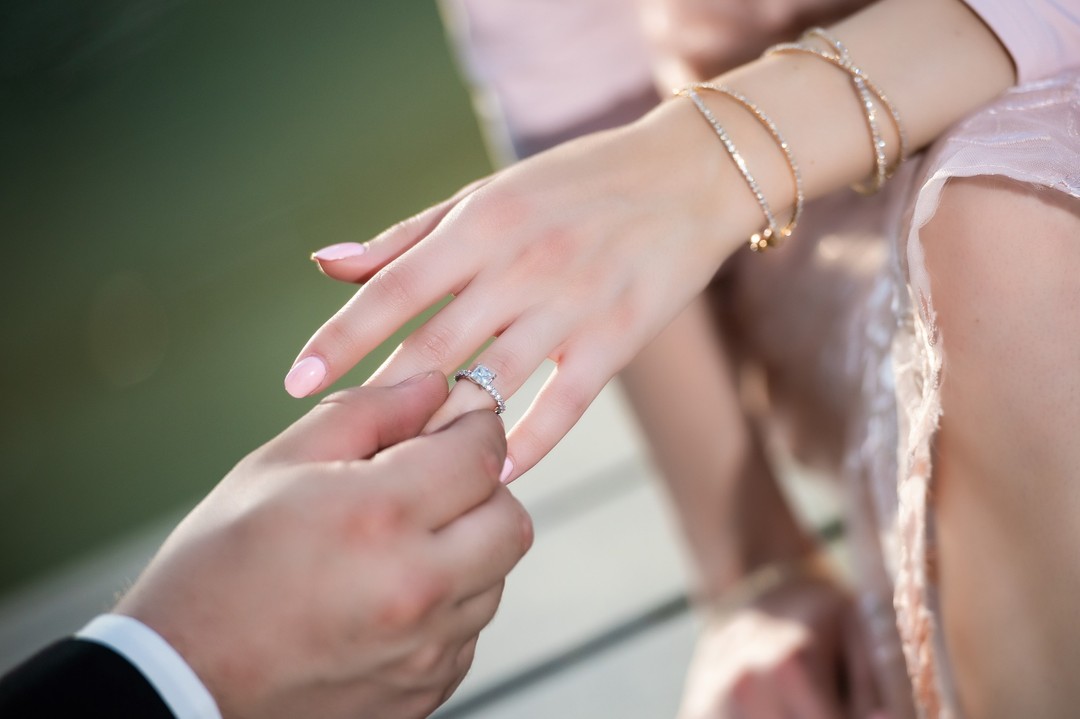Engaged and in love! 📷 call to check if your date is available 514-944-7422 📲.
.
.
.
#montrealphotographer #montrealphotographie #montrealphotographe #eventphotoshoot #eventphotographer #montrealphotographers #montrealweddings #mtlphotographer #montréalphotography #photoshootmontrealais #engagementphotoshoot #mtlweddingphotography #montrealweddingphotographers #engagementphotomontreal #montrealwedding #montrealbride