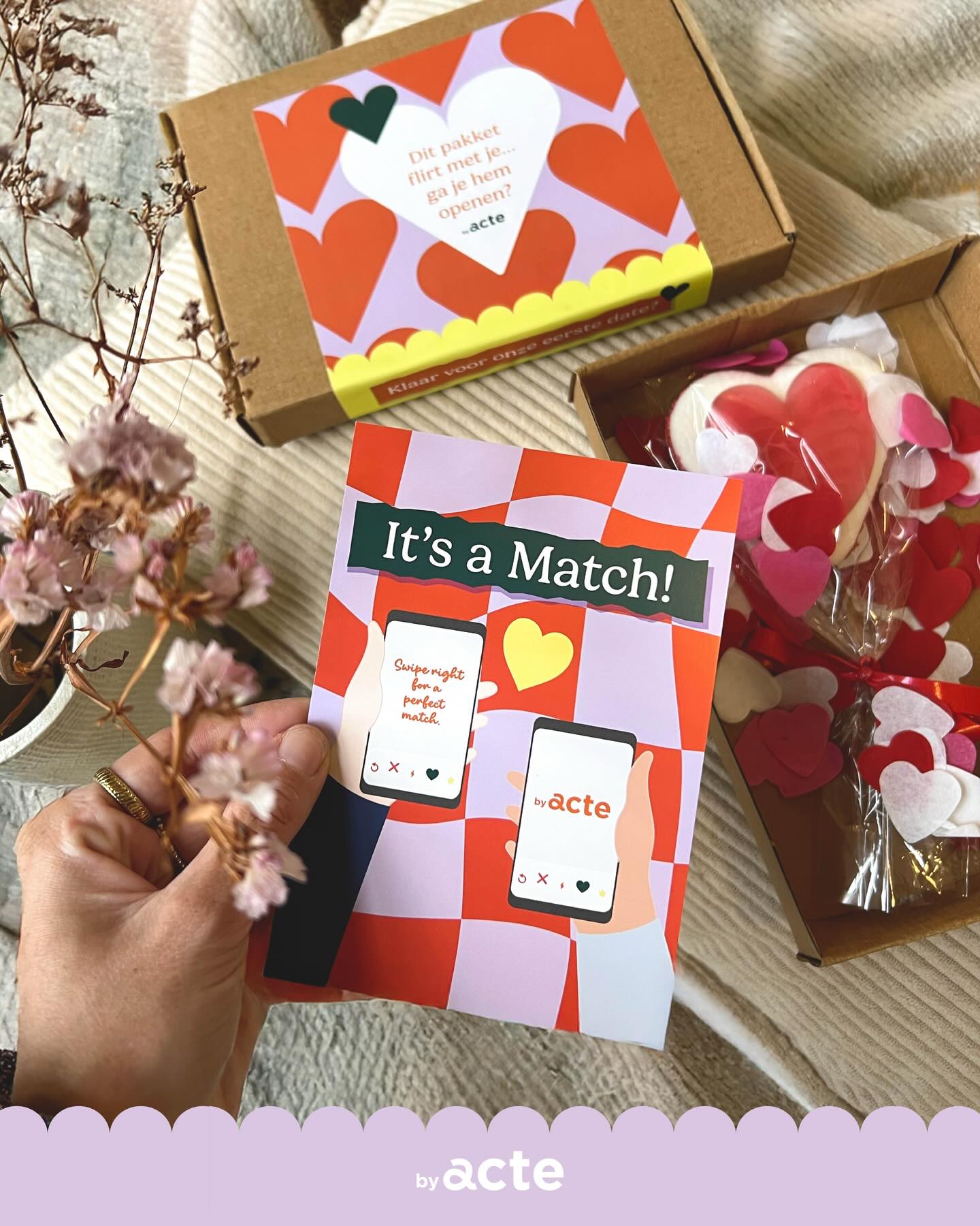 Love is in the air bij By Acte. 💕
Dit Valentijnsgeschenk zegt eigenlijk alles: it’s a match.
Een match tussen waardering en aandacht.
Tussen jullie organisatie en onze maatwerk geschenken voor medewerkers. Want echte waardering zit in een persoonlijk geefmoment.
Ben je nog op zoek naar een geschenk dat past bij jullie organisatie en moment? Wij denken graag mee en staan altijd open voor een gesprek.
#byacte #geschenkopmaat #valentijnsdag