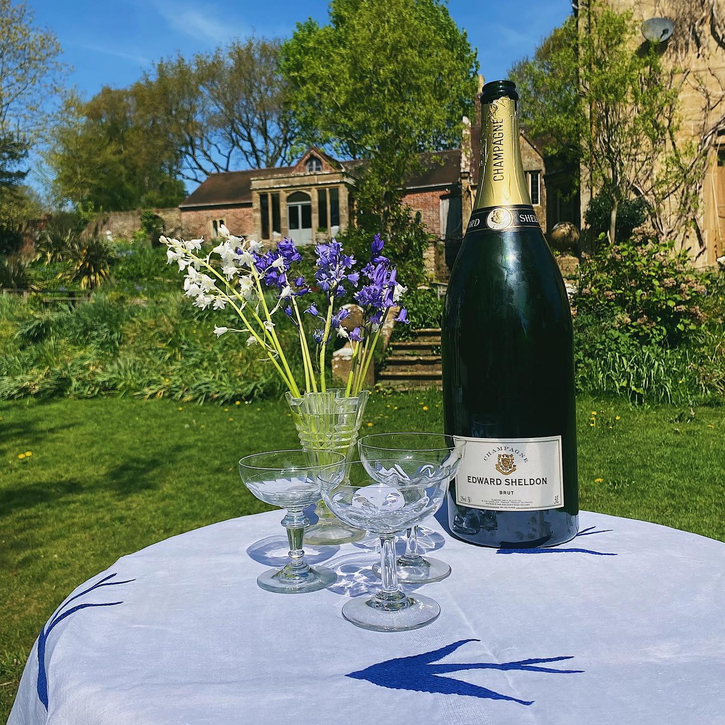Exciting offer…🍾
Any bookings made with us between now and 1st July will receive a free magnum of Champagne on arrival to enjoy throughout their stay!
Taking bookings for September, October, November and December now.
Please get in touch via our website:
symondsbury.com
or email us on:
peter@symondsbury.com
#symondsburymanor #symondsbury #dorset #bridportdorset #jurrasiccoast #dorsetcoast #englishmanorhouse #englishmanors #englishmanorhousestyle #selfcateringaccommodation #selfcateringholidays #selfcateringholidaysuk #selfcateringholidaysdorset #dorsetholidays #uniqueholidayrentals #englishmanor