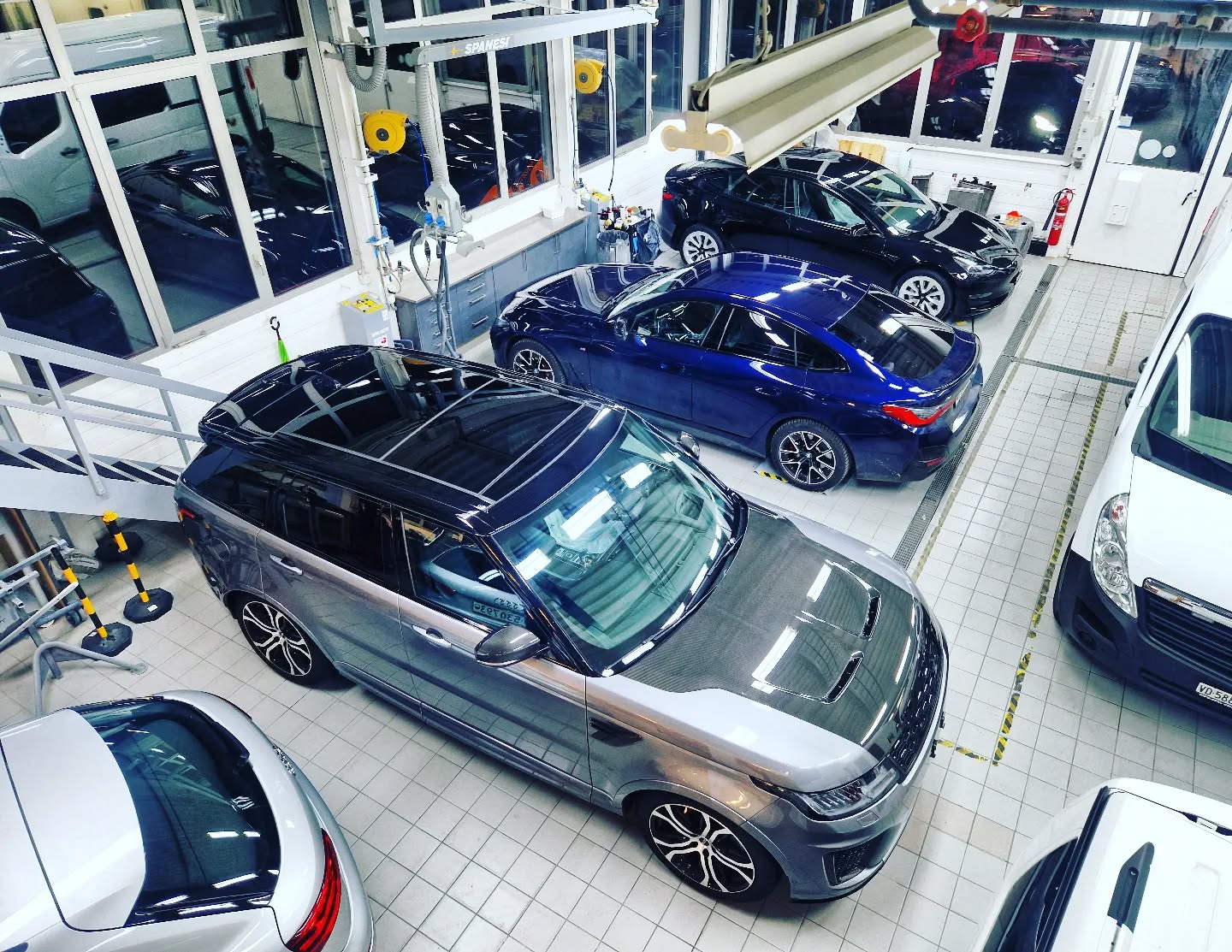 One day in...
Www.carrosseriebra.ch
#cars #carstagram #carsofinstagram #carrosseriesuisse #carsoftheday #carrosseriebra #supercars #sportcars #tesla #electricars #ecars #teslamodel3 #rangerover #teslamotors #teslacars #bestcars #voituredeluxe #voiture #voituredesport #autos #bmwlife #bmwlove #bmw #bmwm #apiedcestbienmaiscestlong