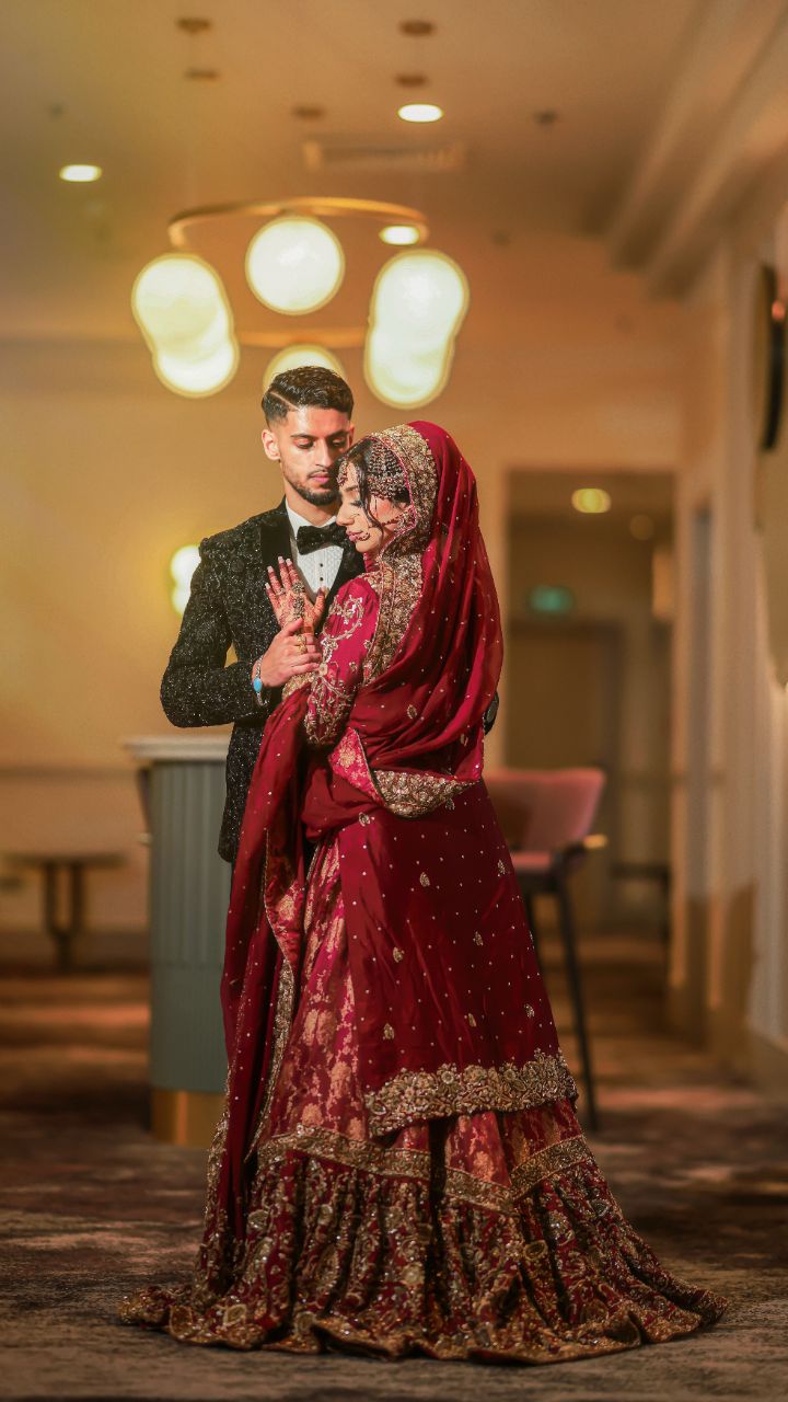 Sophie and Shaan Highlights
Photography @creativecapturesuk
Cinematography @creativecapturesuk
Stage and decor @diamondevents_uk
Bridal Outfit @sajhdhaj_glasgow
Dj @djbaz_vip
Dhols @simonsinghdholki
#photography #2026 #weddingphotography #pakistanifashion