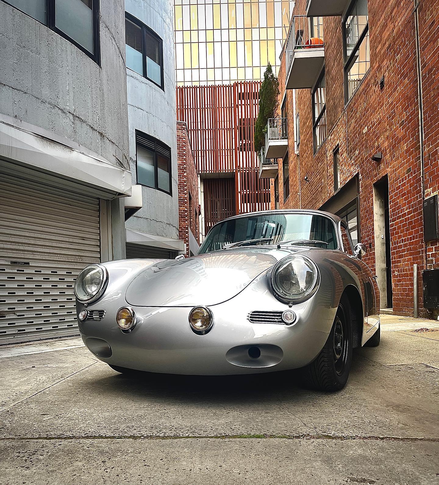 #porsche #classiccars #356outlaw #car #porschemelbourne #porscherestoration #carporn #carsofinstagram #vintiquemoto #classiccars #classiccar #vintage #sportscar #restoration #germancars