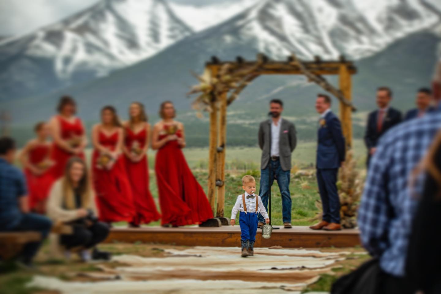 Fun times at @thebarnatsunsetranch with the stunning ceremony backdrop!
.
.
.
.
.
#coloradoweddingphotographer #coloradweddingvideographer #weddingphotography #weddingphotographer #weddingvideography #weddingvideographer #mountainweddingphotographer #mountainweddingplanner #coloradoweddingplanner #salidaweddingphotographer #salidawedding #buenavistawedding #buenavistaweddingphotographer #hickorygrovepictures