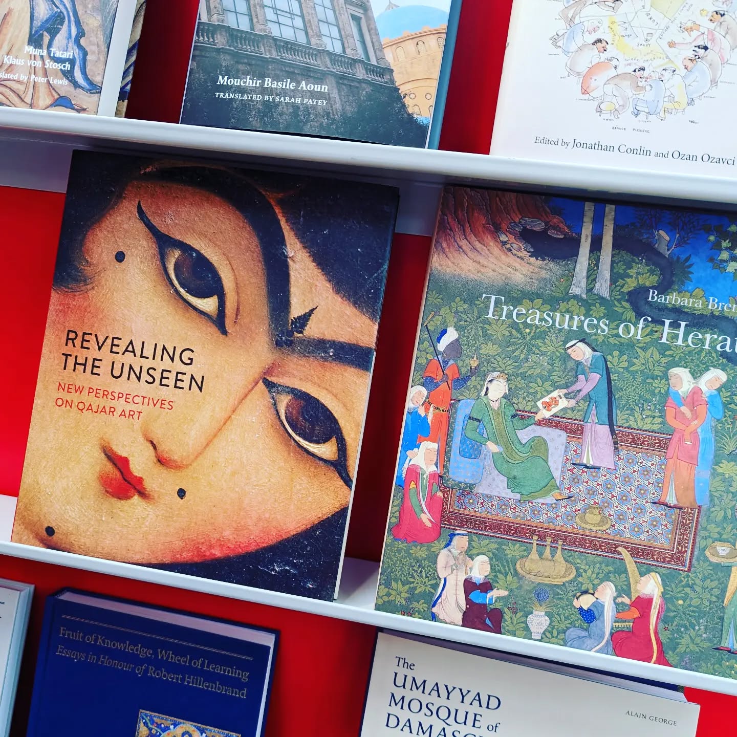 Busy day at the @londonbookfair today meeting clients and seeing what's new in book design. Lovely to see these two lovely large format art books, which I designed for @___gingko___ , in print at last.
'Revealing the Unseen' is in association with @museelouvre and is on sale in the Louvre, Paris!
#bookdesign #bookdesigner #typography #bookcoverdesign #designer #lbf2023
