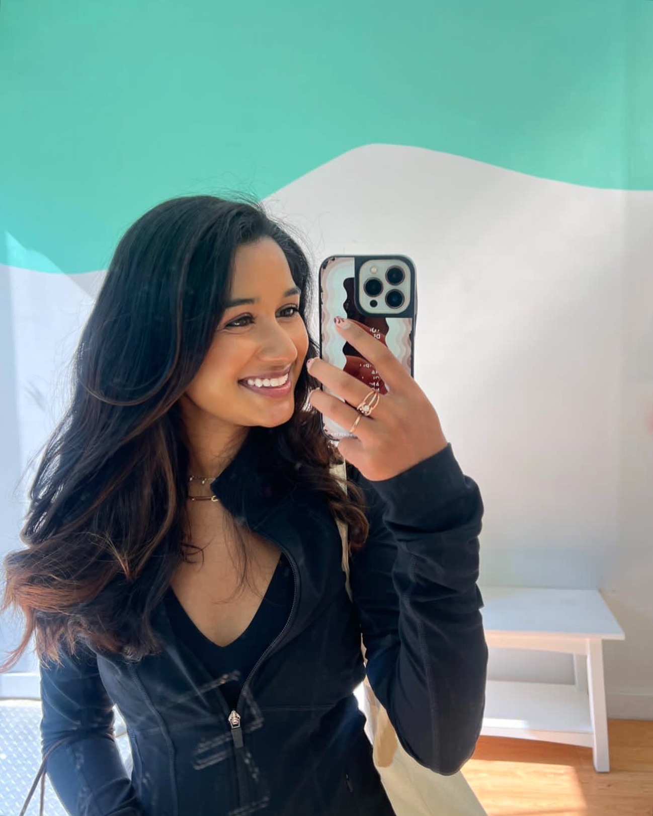@shiningsim showing off her perfect pearly whites post Beambar ✨