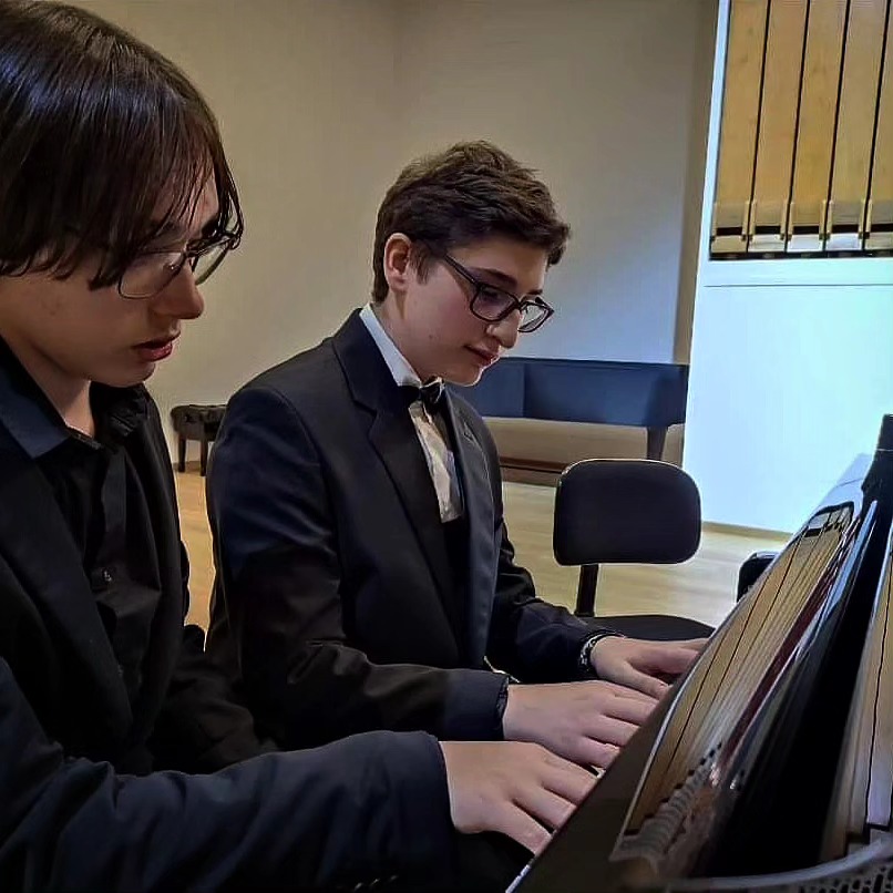 Concerto finale per duo pianistico con i M° Michela Chiara Borghese e Sabrina De Carlo.
