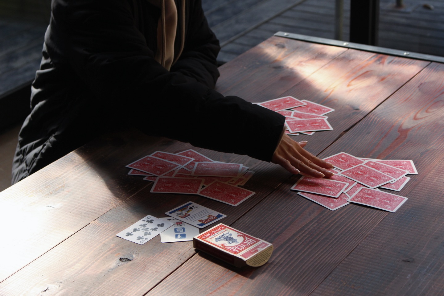 .
夜更けのトランプタイム🃏
旅の夜は、室内でのんびりと。
3rd Place Doshi-サードプレイス道志
専用サウナ付き貸別荘 山梨県道志村にOPEN
@3rd_place_doshi プロフィールのリンクから
宿泊予約可能です。🔗🕊️
自然エネルギー100%電力を使用している
地球にやさしい貸別荘です🌏
______
#貸別荘 #コテージ #山梨旅行 #キャンプ #サウナ