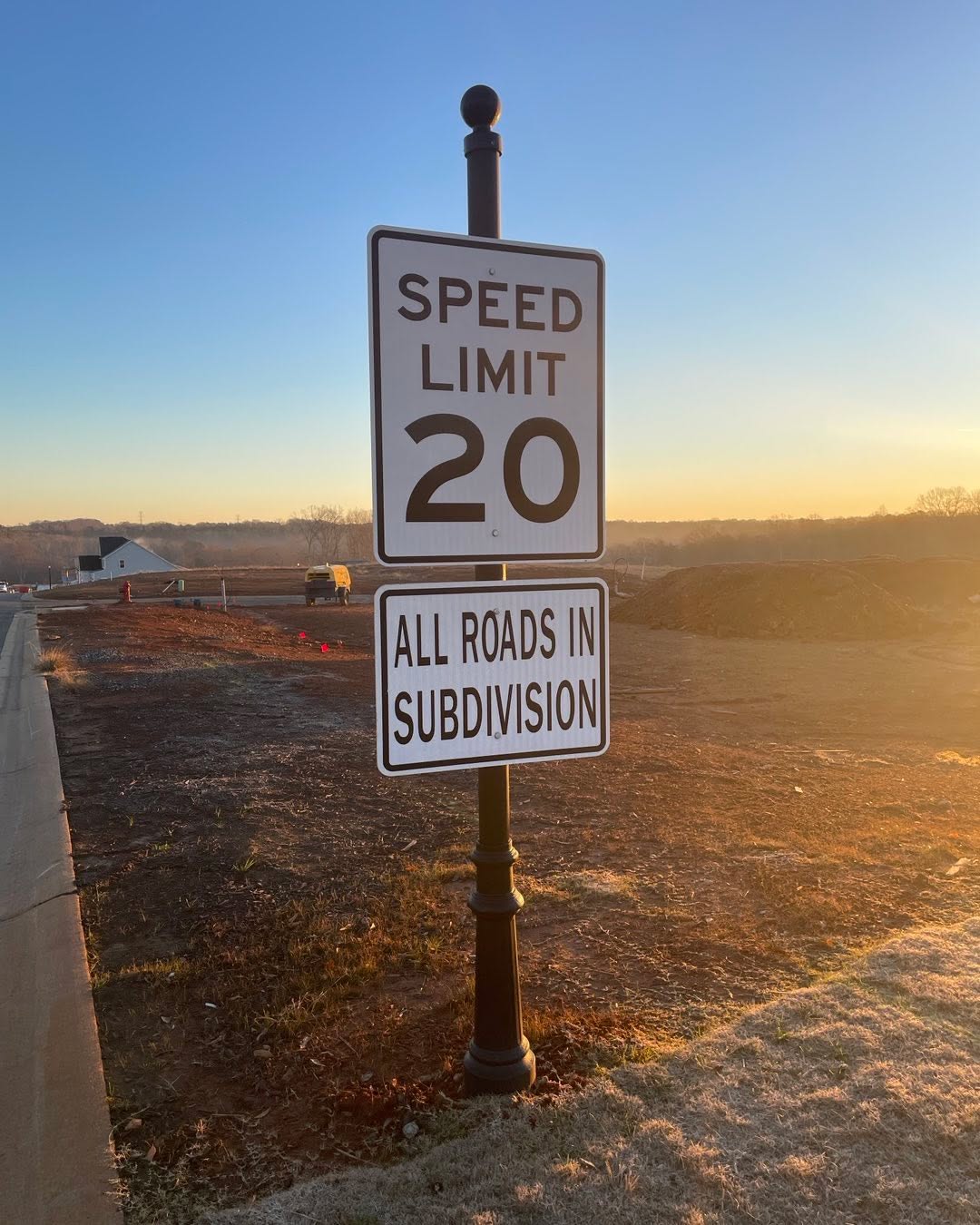 Did you know we do street signs for new communities and developments? We can do stop signs, yield signs, speed limit signs and just about any other regulatory sign type needed and also with street name blades. We work with local developers and builders and you’ll see our signs all over the Upstate!
#signs #streetsigns #regulatorysigns #newdevelopments #newcommunities #homebuilders #stopsigns