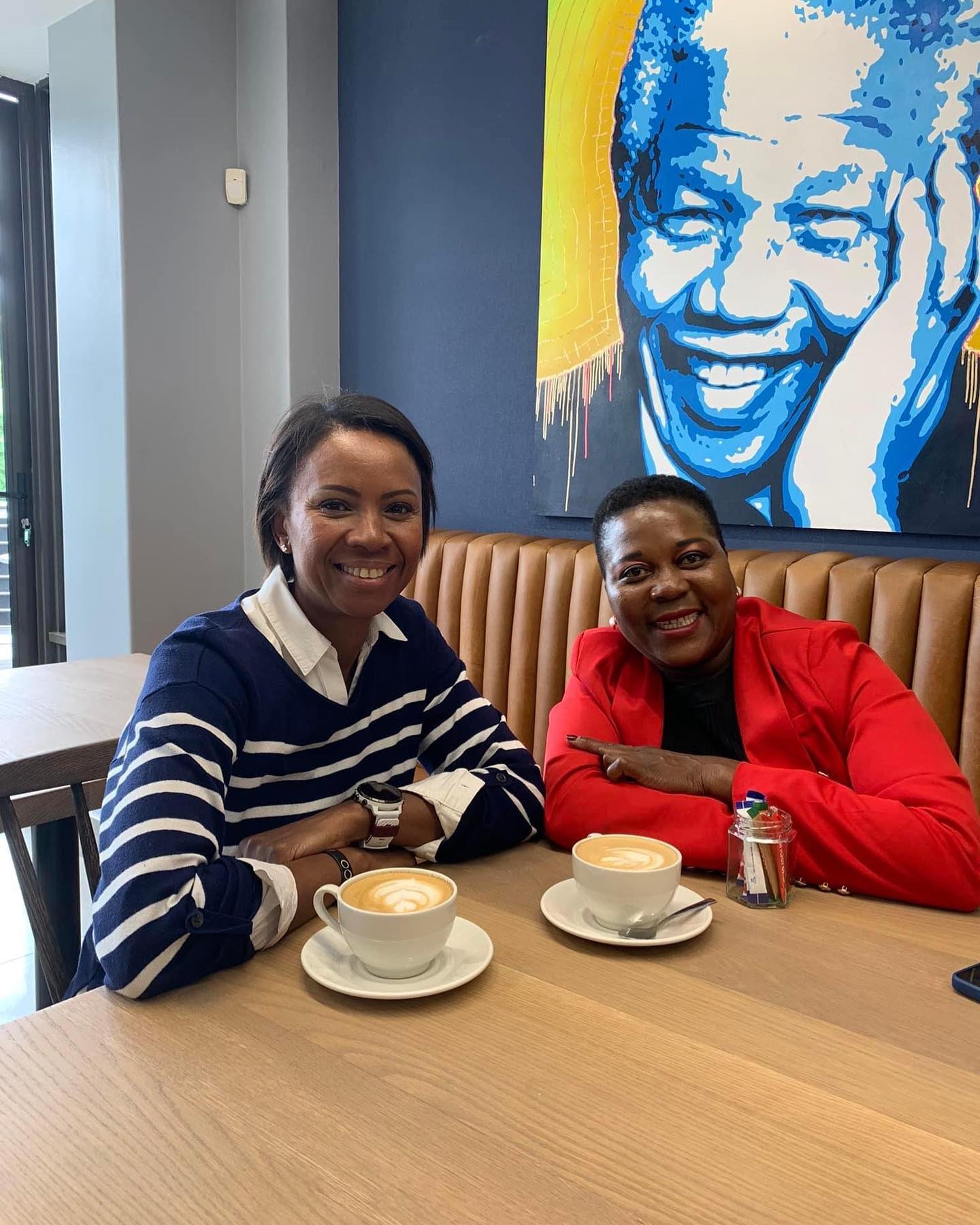 Loving our new space @TLH.
Service with a smile from @Kaya Sithole of REALCOFFEE☕️
Sipping on cappuccino with Maggie Matjeke ☕️🍩🍪
