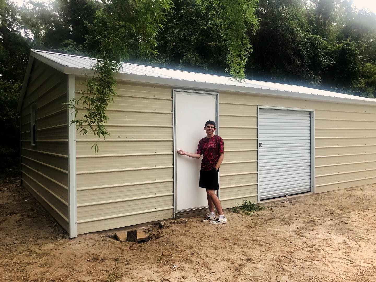 Still here! 🥳 We got tired of moving the bike shop. Welcome to the new #bikedrderek permanent workshop. Just built last week! 🎉😃
