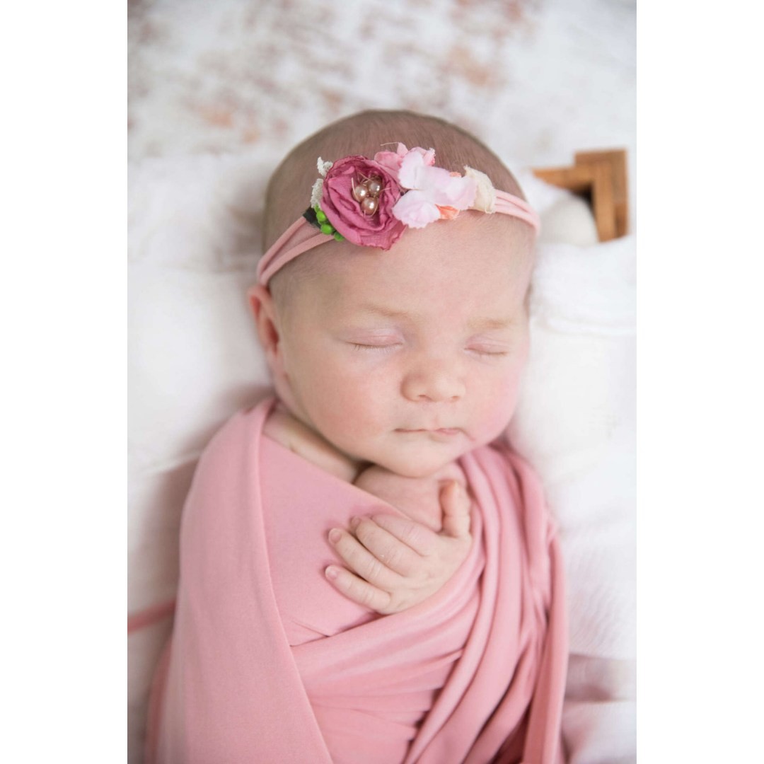 Lors des séances nouveau-né, nos photographes sont formées pour manipuler et placer votre bébé en toute sécurité. Nous vous offrons donc un petit moment de répit durant votre séance! 💫
#studioleciel #studiophoto #photographie #passionphoto #lifestylephotography #photography #photoshoot #quebec #newborn #newbornphotography #bebe #nouveaune #photographiebebe #newbornphotographer #socute