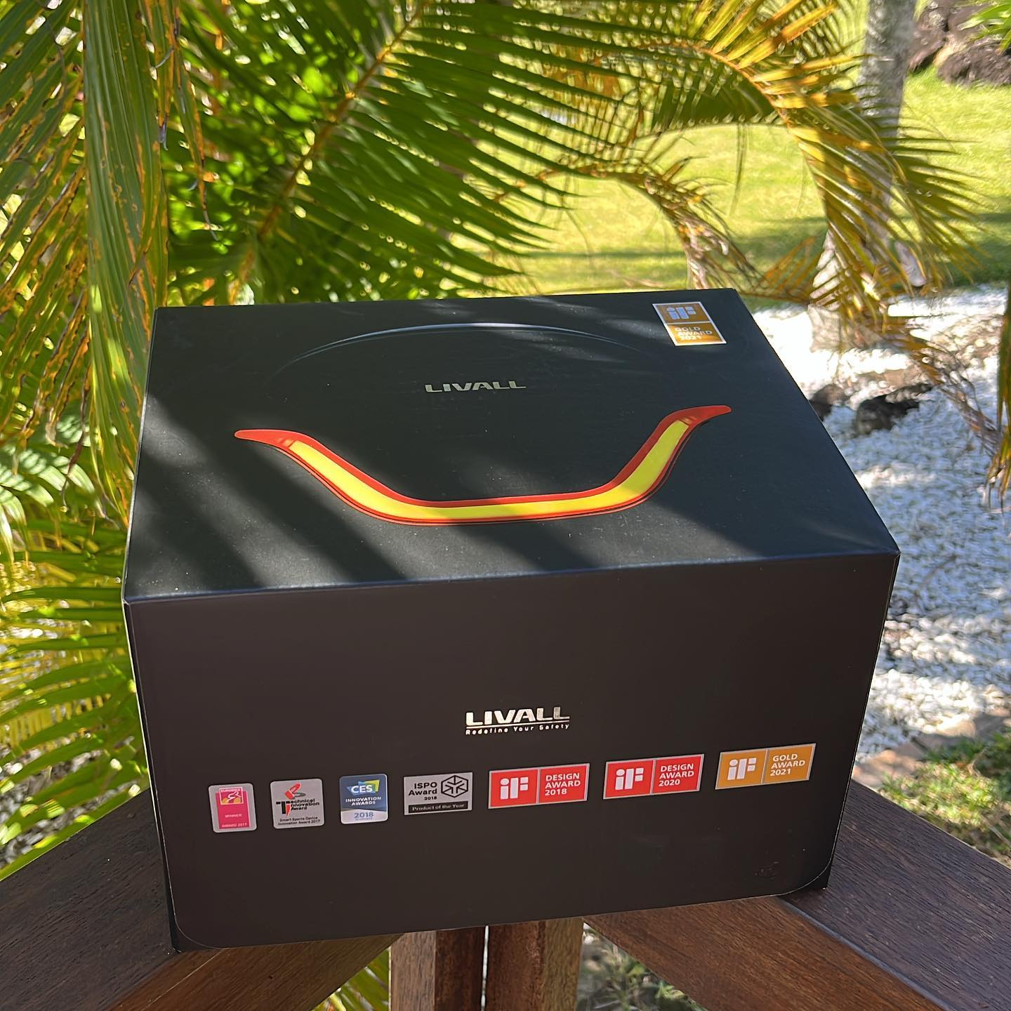 LIVALL EVO21! 360 degree lights on!!