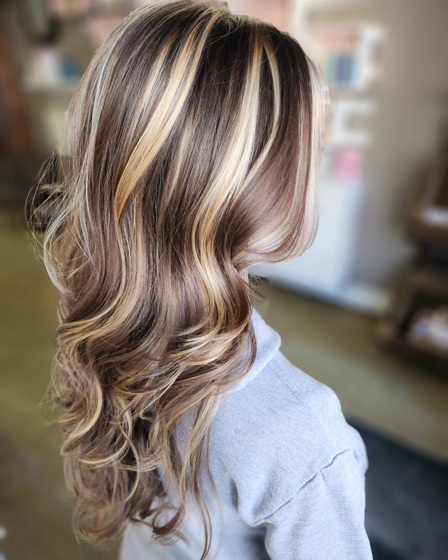✨ Bold Dimensional Highlights ✨
Transform your hair with bold, multi-dimensional highlights that create depth, movement, and a totally fresh look! Whether you're after a vibrant pop of color or a subtle sun-kissed glow, these highlights will give you a head-turning style. 💇♀️
Ready for a change? Spots are limited — Book soon! Only a few spots left for March. 💥
📅 DM to book or book online. Vagaro.com/blush84
#DimensionalHighlights #BoldHair #HairTransformation #HighlightGoals #FreshLook #HairInspo #BookNow #HairBykimpreble