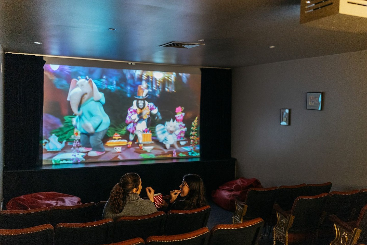 Imagine having a theatre for your own private use on your next family holiday - the kids won't want to leave (we know from first-hand experience!)
Our in-house cinema features 36 with Foxtel, Netflix, game consoles and HDMI connection provided. Head to the Lawson Lodge website to learn more about our luxury facilities.
.
.
.
.
#lawsonlodge #lawsonlodgecountryestate #macedon #mountmacedon #daylesfordmacedonranges #macedonranges #groupaccommodation #groupstay #melbourneaccommodation #privatecinema