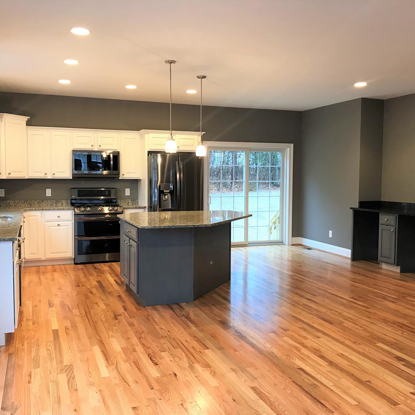 #ctnewhome #ctrealestate #newhomesct #newconstruction #developers #builders #remodelers #lovetheplaceyoulive #Connecticut #Connecticutliving #ctlife #ctliving #cthomes #vernon #realestate #newconstructionhomes #modelhomes #kitchendesign #kitchensofinstagram