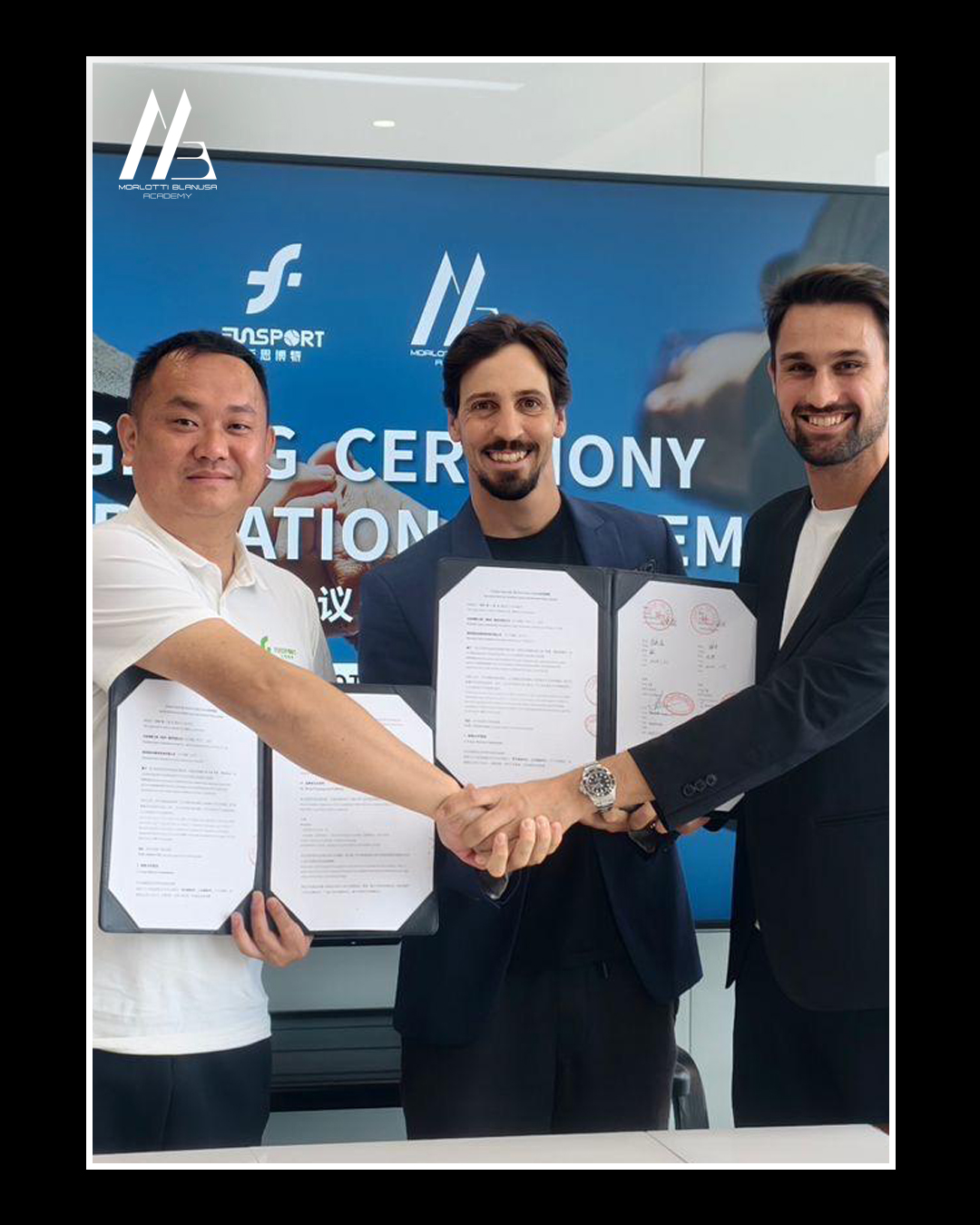 Today Morlotti Blanusa Academy sign with the largest tennis group in Shenzhen with over 130 courts under management.
With our expertise and collaborative effort we plan to build China’s leading international high performance tennis academy.
We want to thank our Chinese partners for trusting us with our professional coaching and management background and for sharing our same vision in this new venture.
We can’t wait to see you all in Shenzhen! 💪🏽