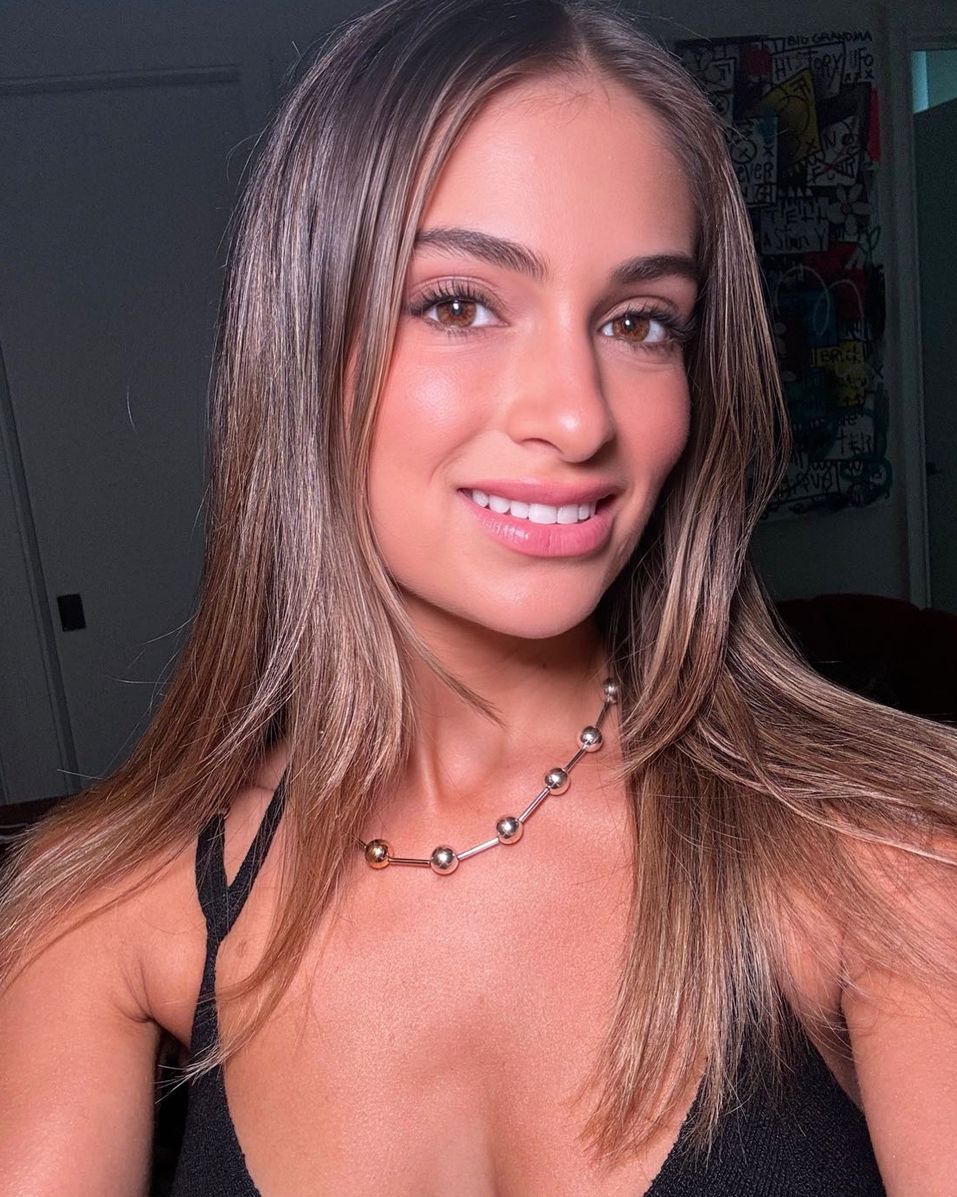 Can’t get enough of one of our favorite beambaes @batshevahaart and her post teeth whitening glow✨#beambae