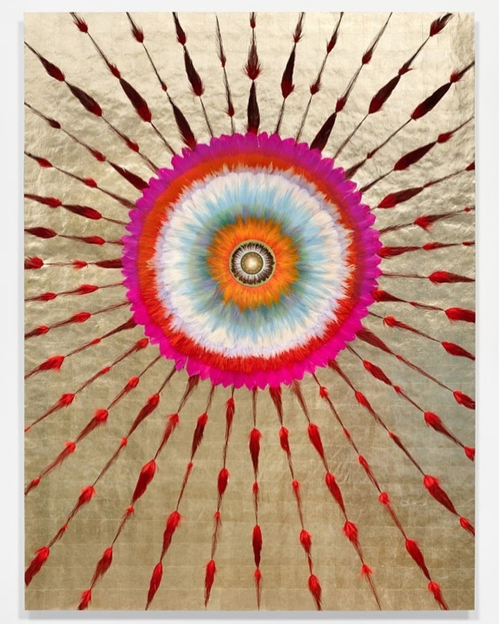 Love this @josealvarezdopa piece:
Song of Freedom ( Yaelvis Santoyo, The Light Within You), 2022.
Feathers, ink, colored pencil,and collage on mica on wood panel
48 x 36 in
Part of the exhibition “Think Pinker” curated by Beth Rudin DeWoody @gavlakgallery LA on view through March 25th.
Photo @zacharybalber
#josealvarezdopa